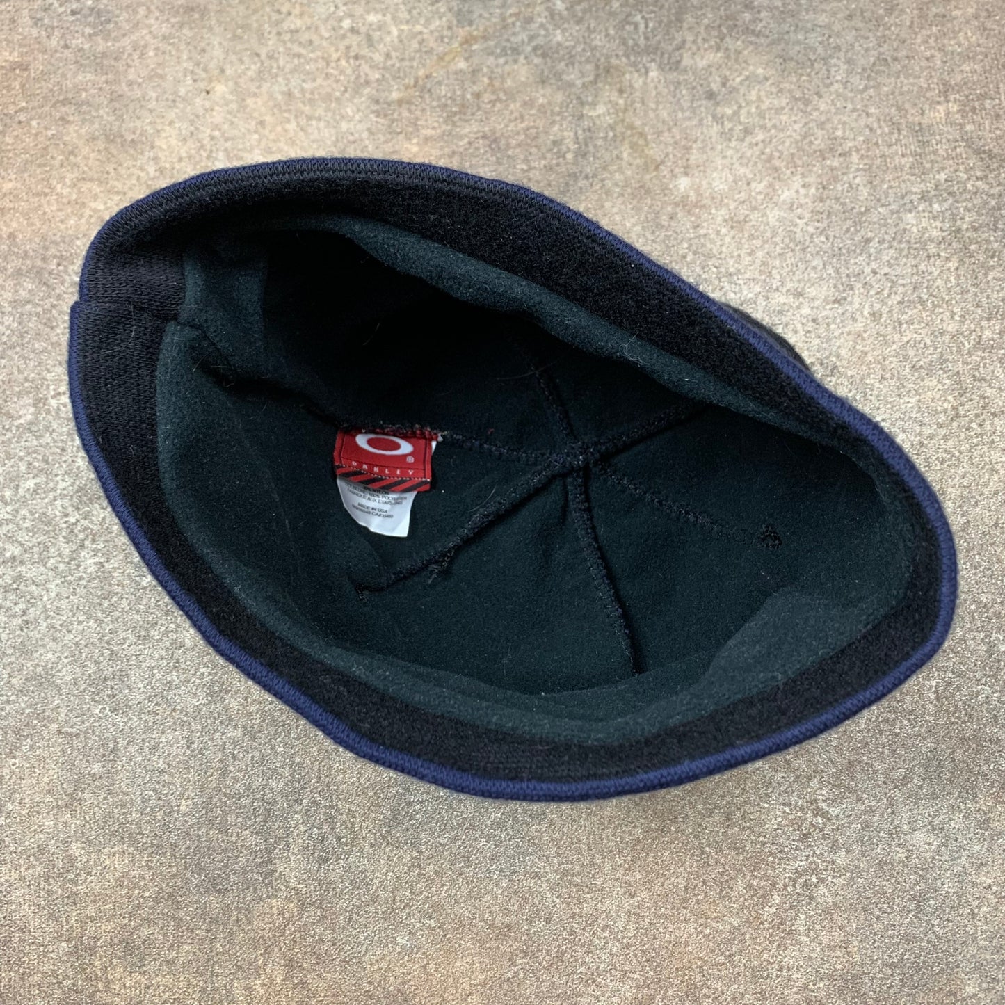 Oakley Software 00s lined graphic beanie