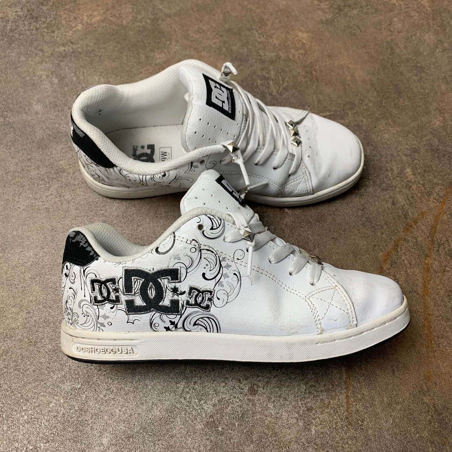 DC Shoes Pixie 3 00s white black chunky trainers