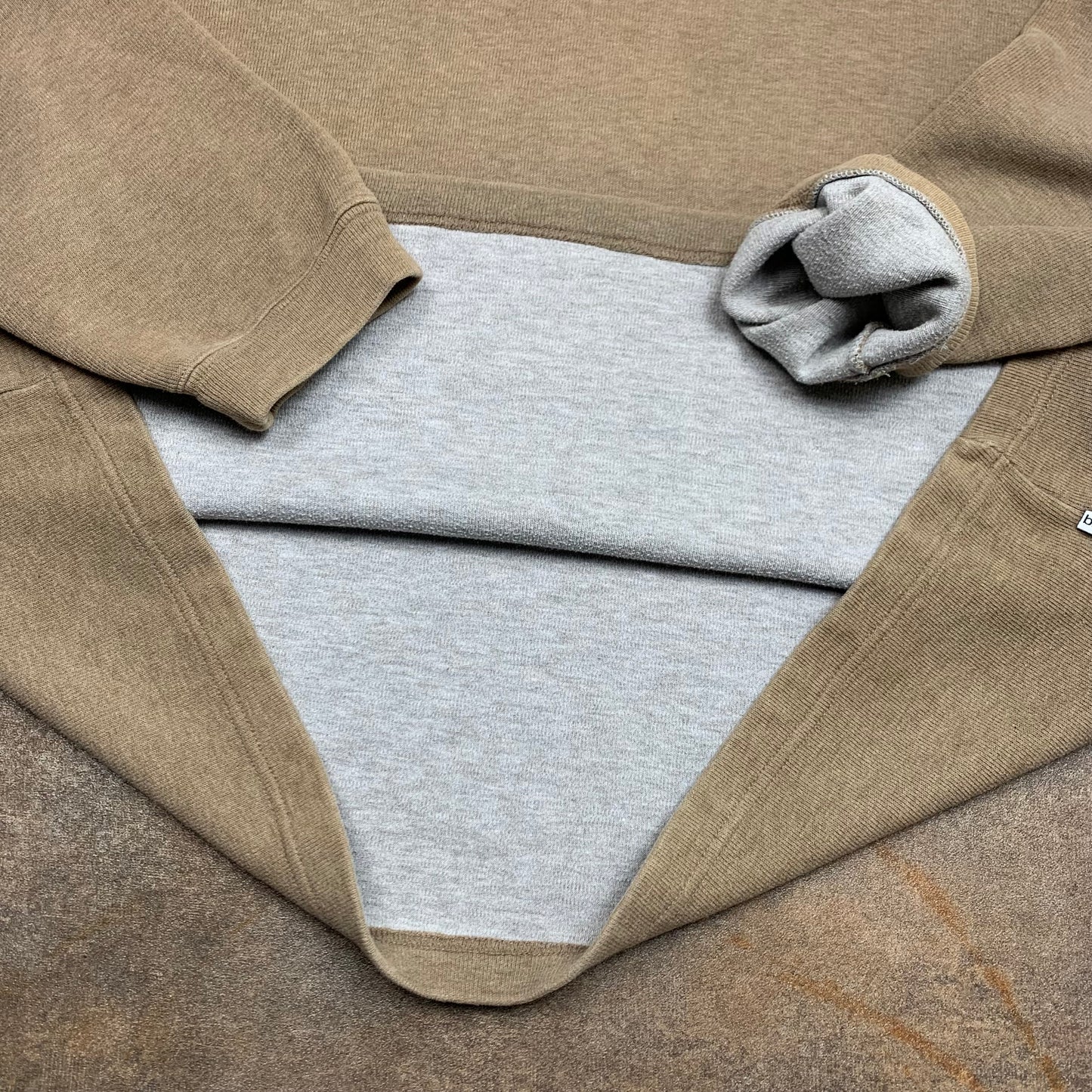 Billabong 00s brown beige v-neck sweater