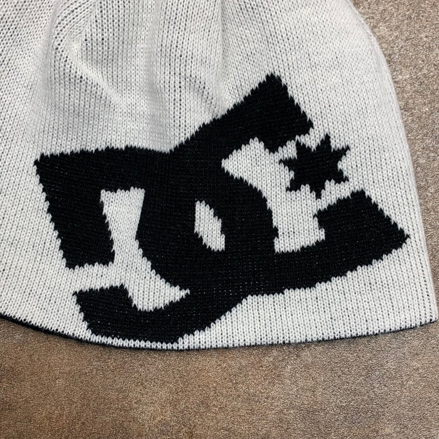DC Shoes 00s reversible graphic beanie