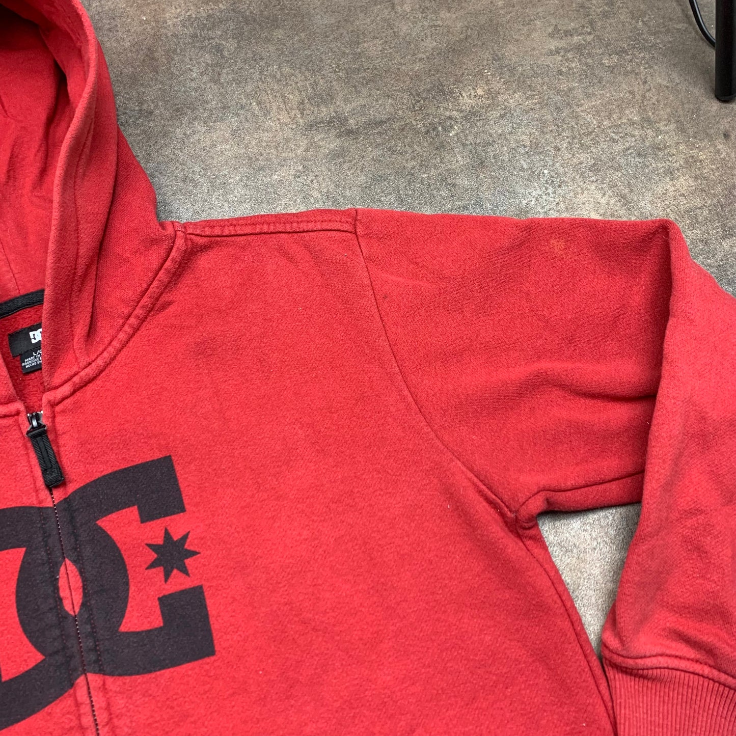 DC Shoes 00s red graphic zip hoodie