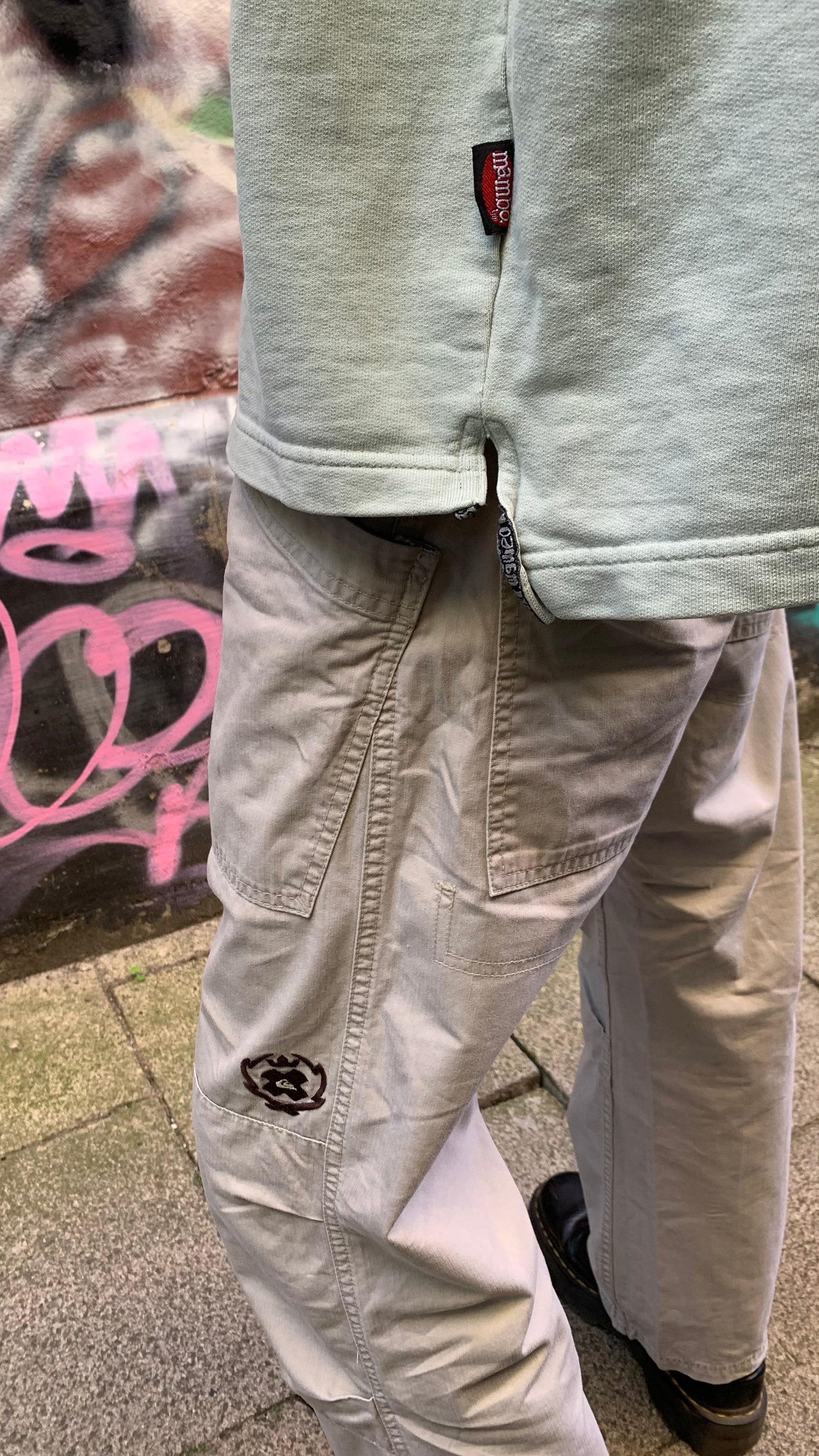 Quiksilver 00s baggy cream graphic jeans