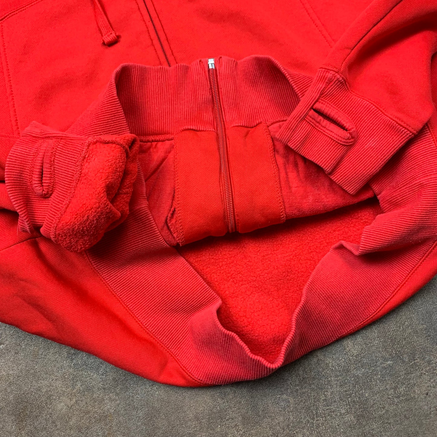 Oakley 00s red graphic zip hoodie (M)