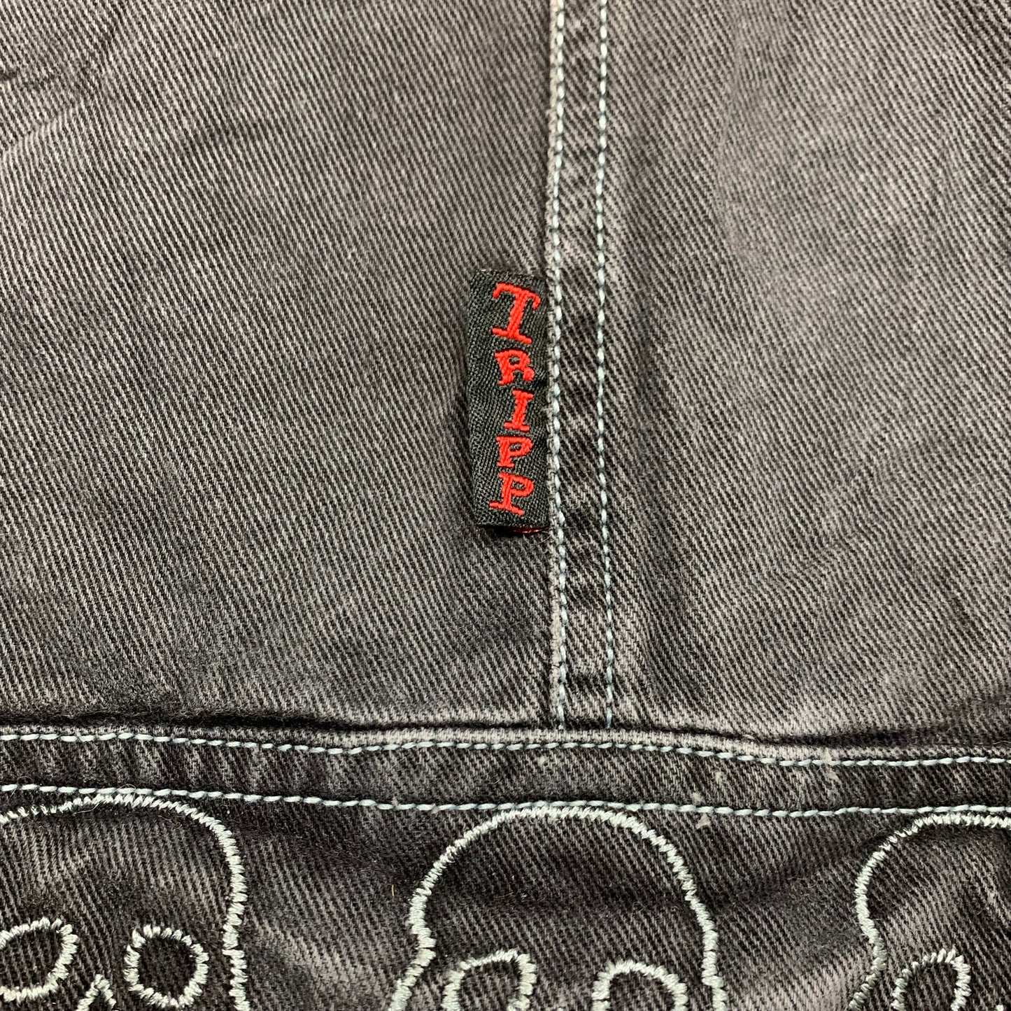 Tripp NYC 00s black baggy grunge cargo jorts