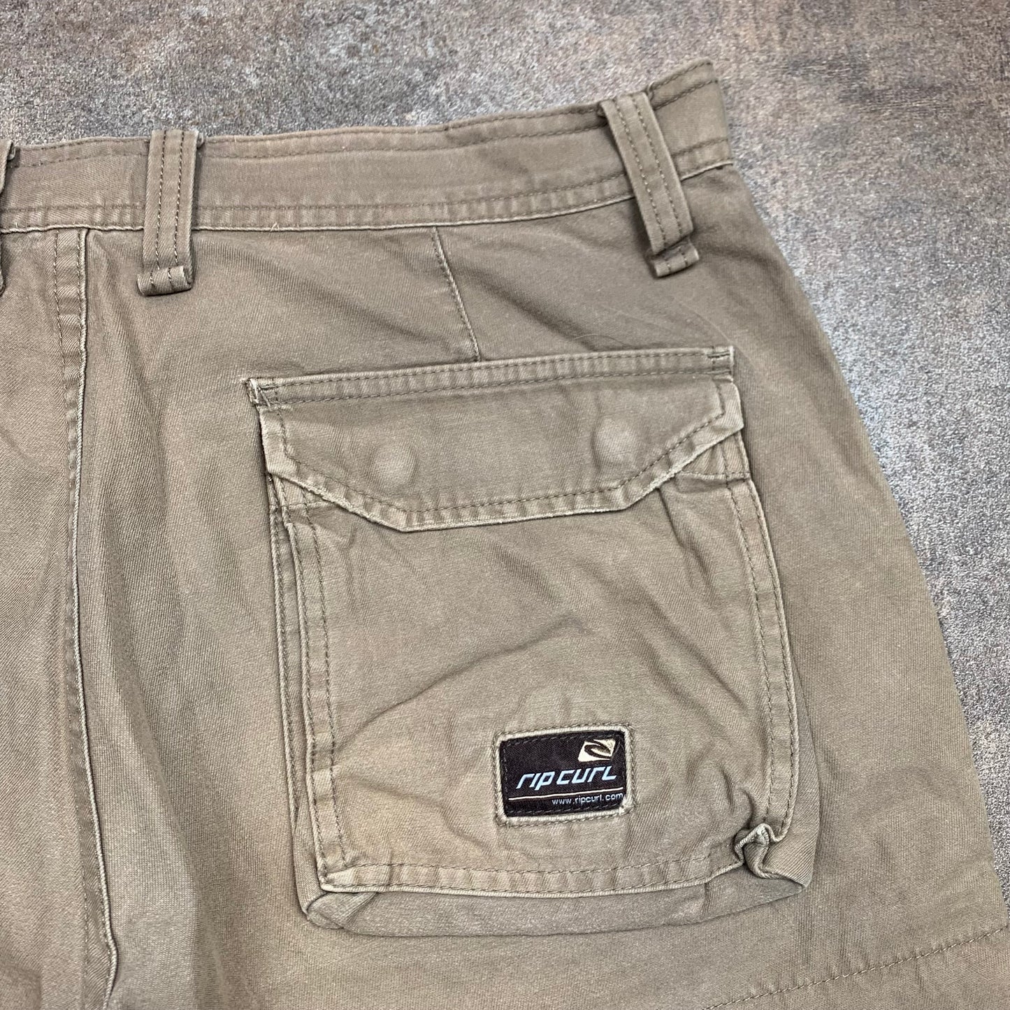 Rip Curl 00s beige baggy cargo jorts