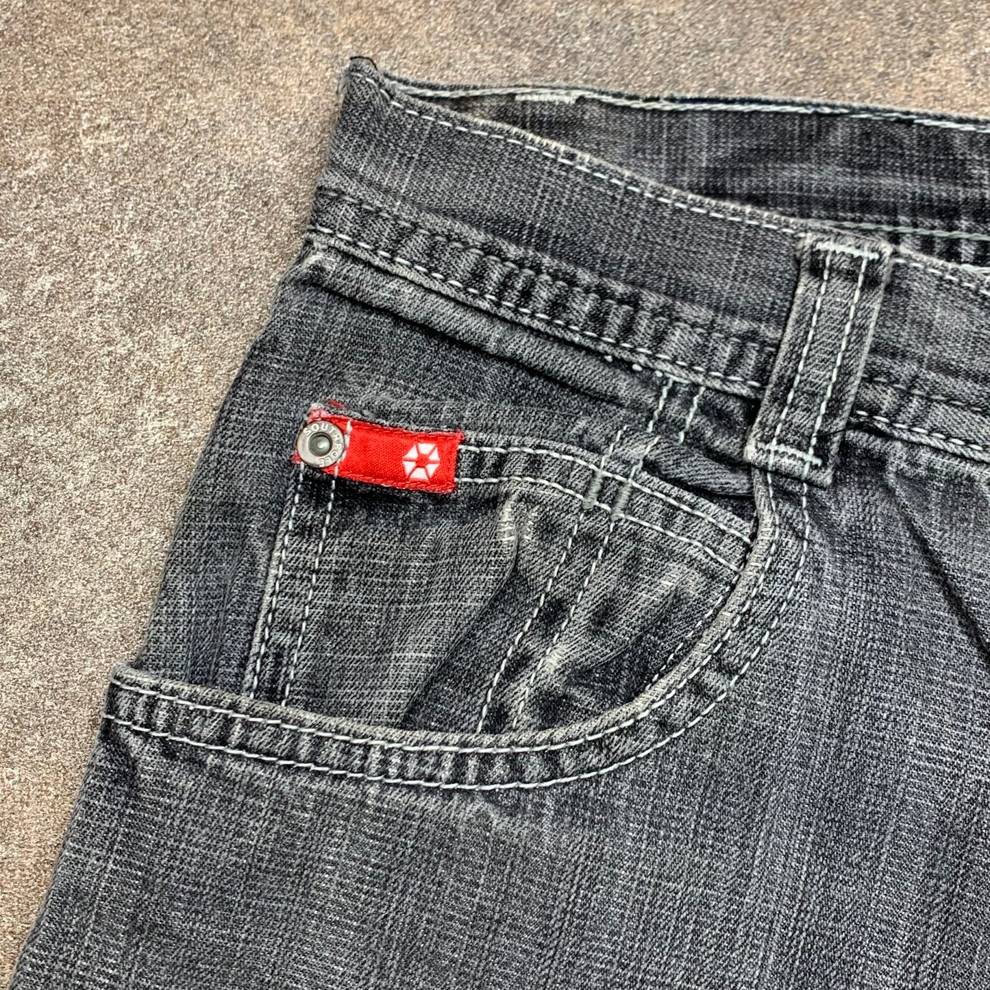 Southpole 00s grey baggy red tab jorts