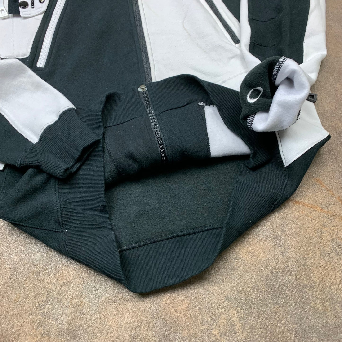 Oakley 00s two tone embroidered hoodie