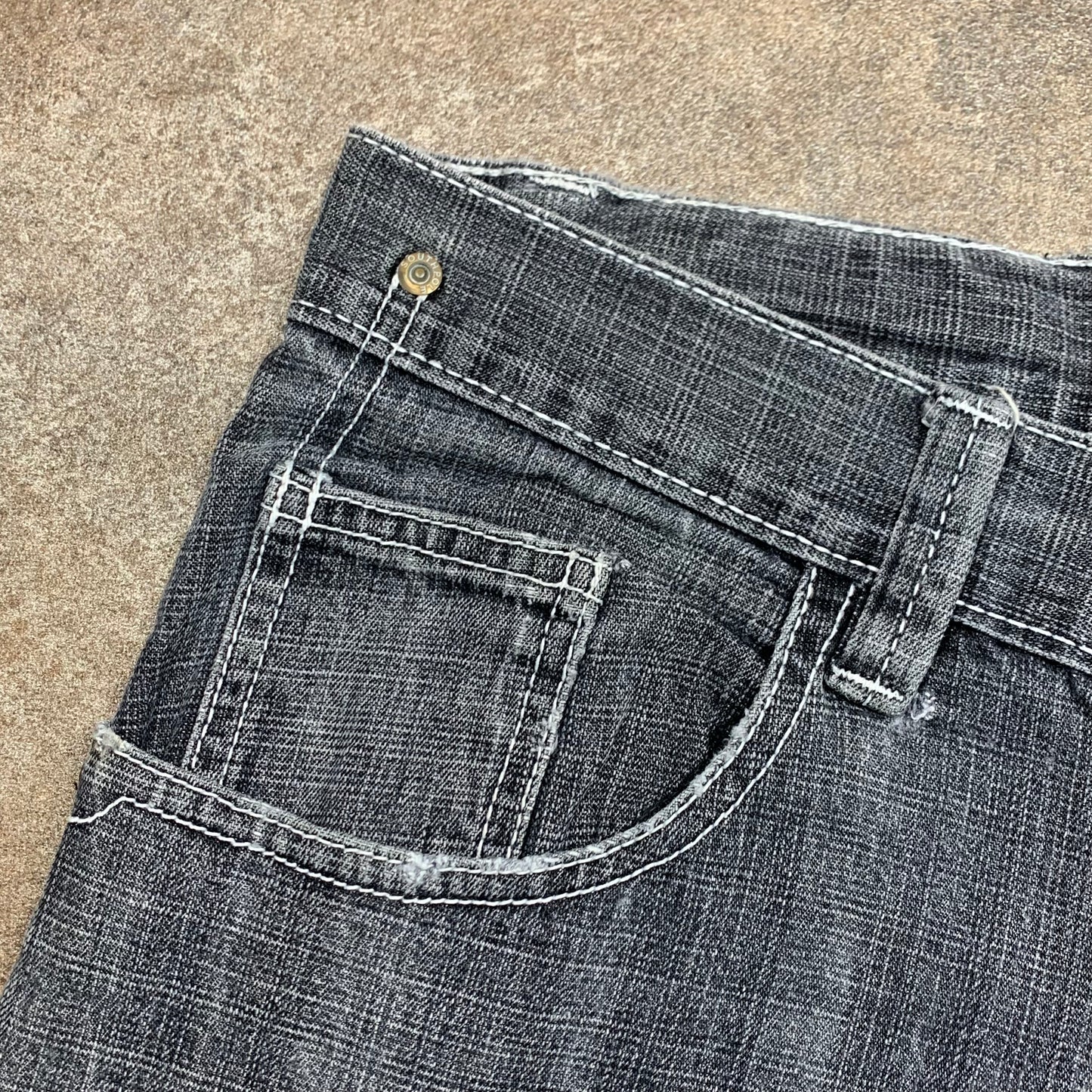 Southpole 00s grey baggy graphic jorts
