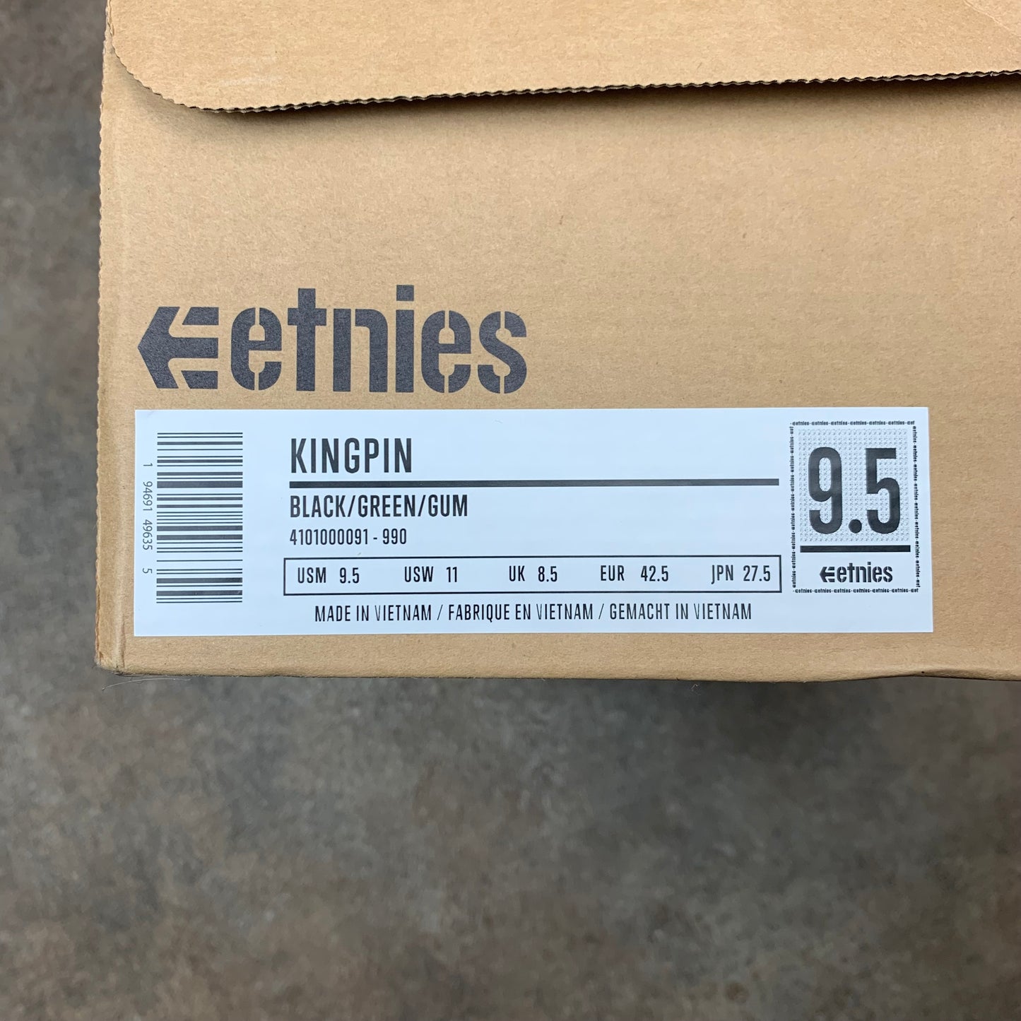 Etnies Kingpin black studded trainers