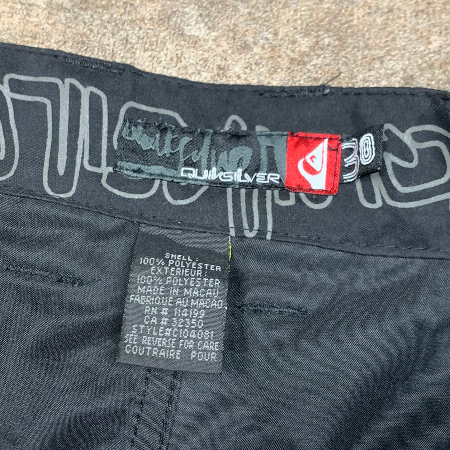 Quiksilver 00s black baggy cargo shorts