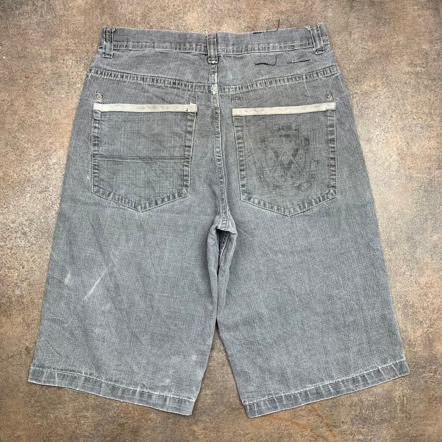 Southpole 00s grey baggy graphic jorts