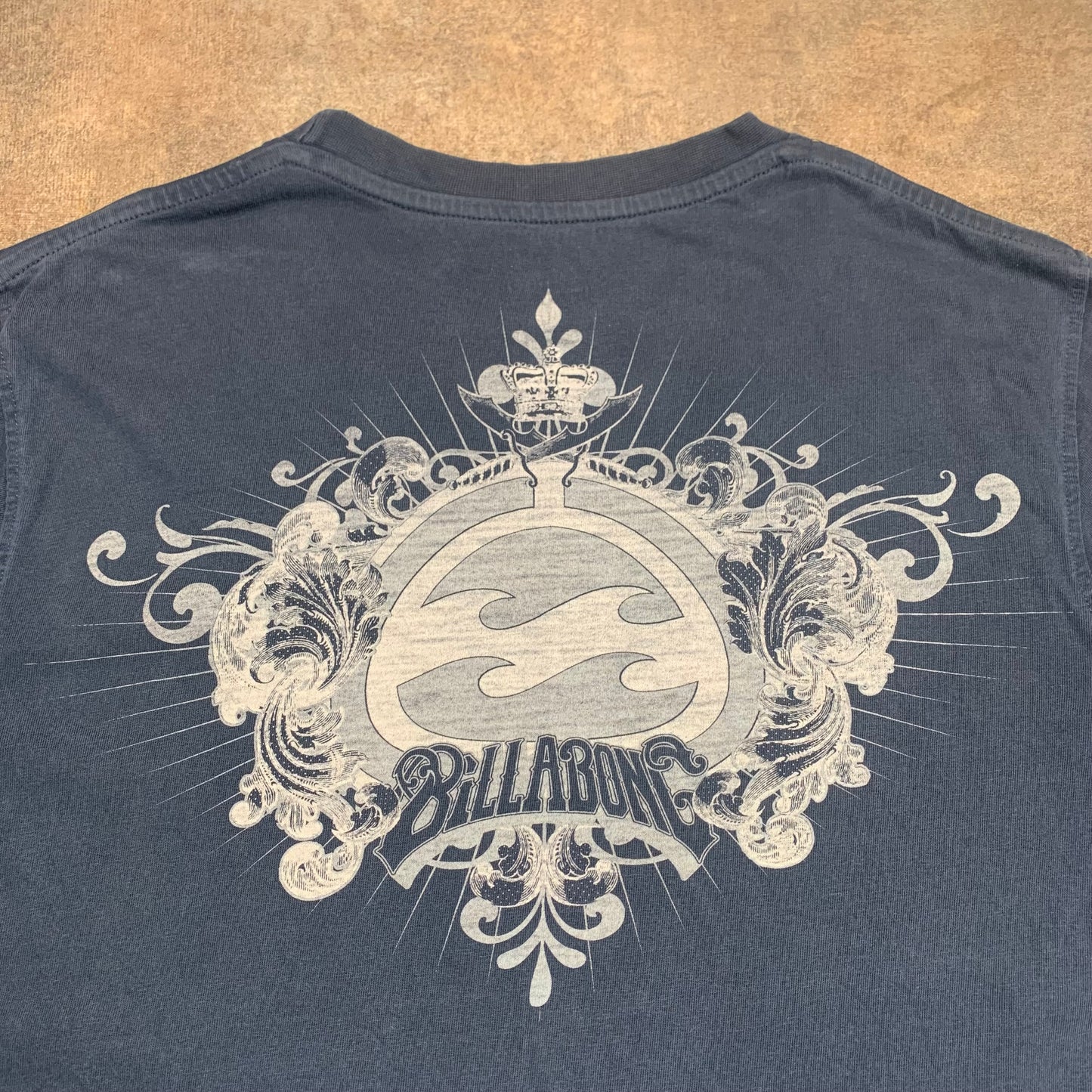 Billabong 00s navy surf graphic tee