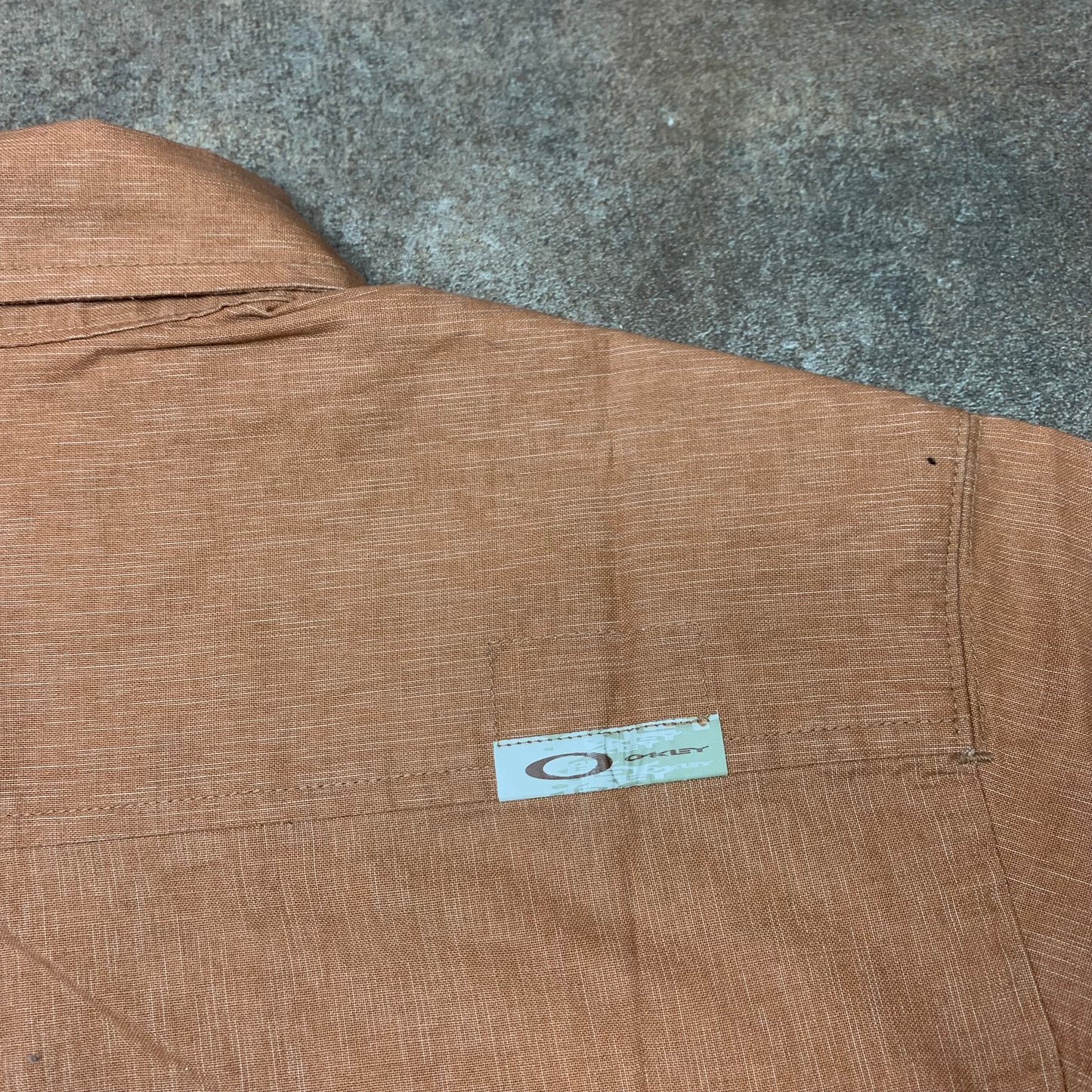 Oakley 00s salmon button shirt