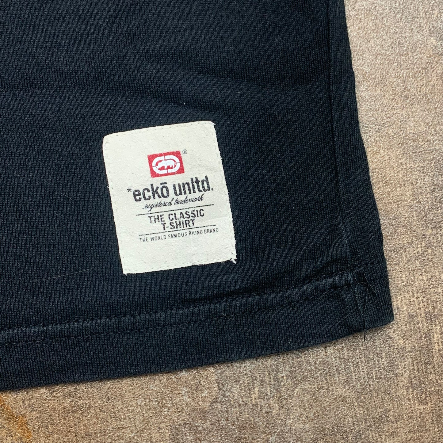 Ecko Unltd. 00s black graphic tee
