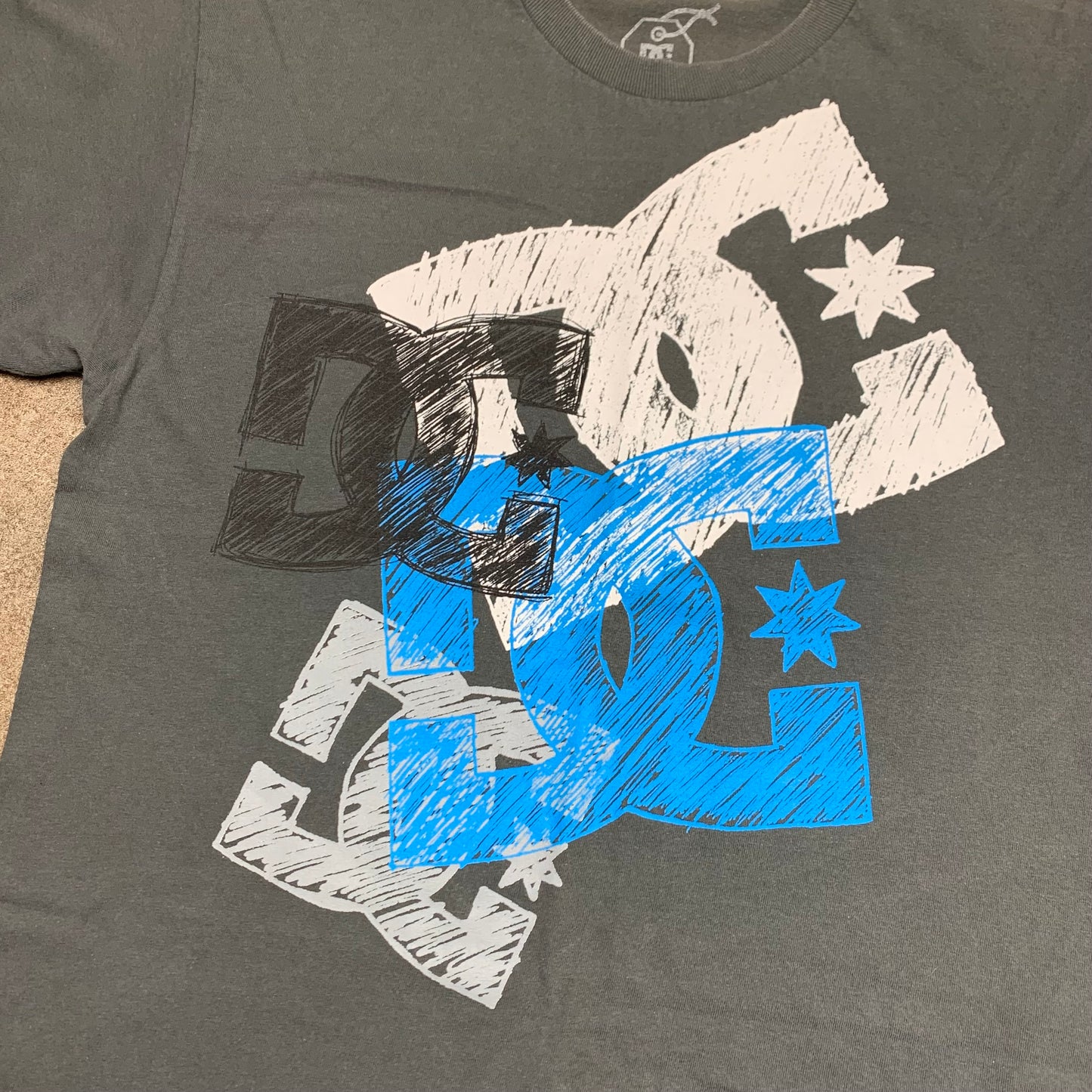 DC Shoes 00s grey graphic tee
