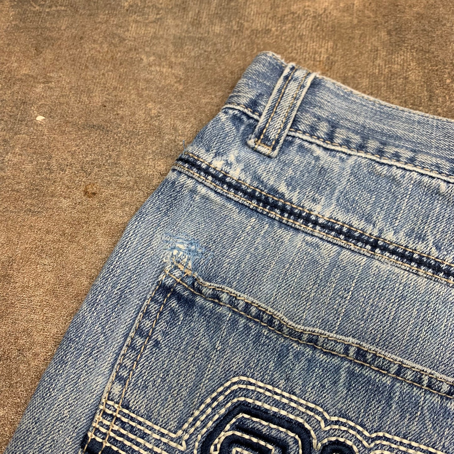 Mecca 00s light blue baggy graphic jorts