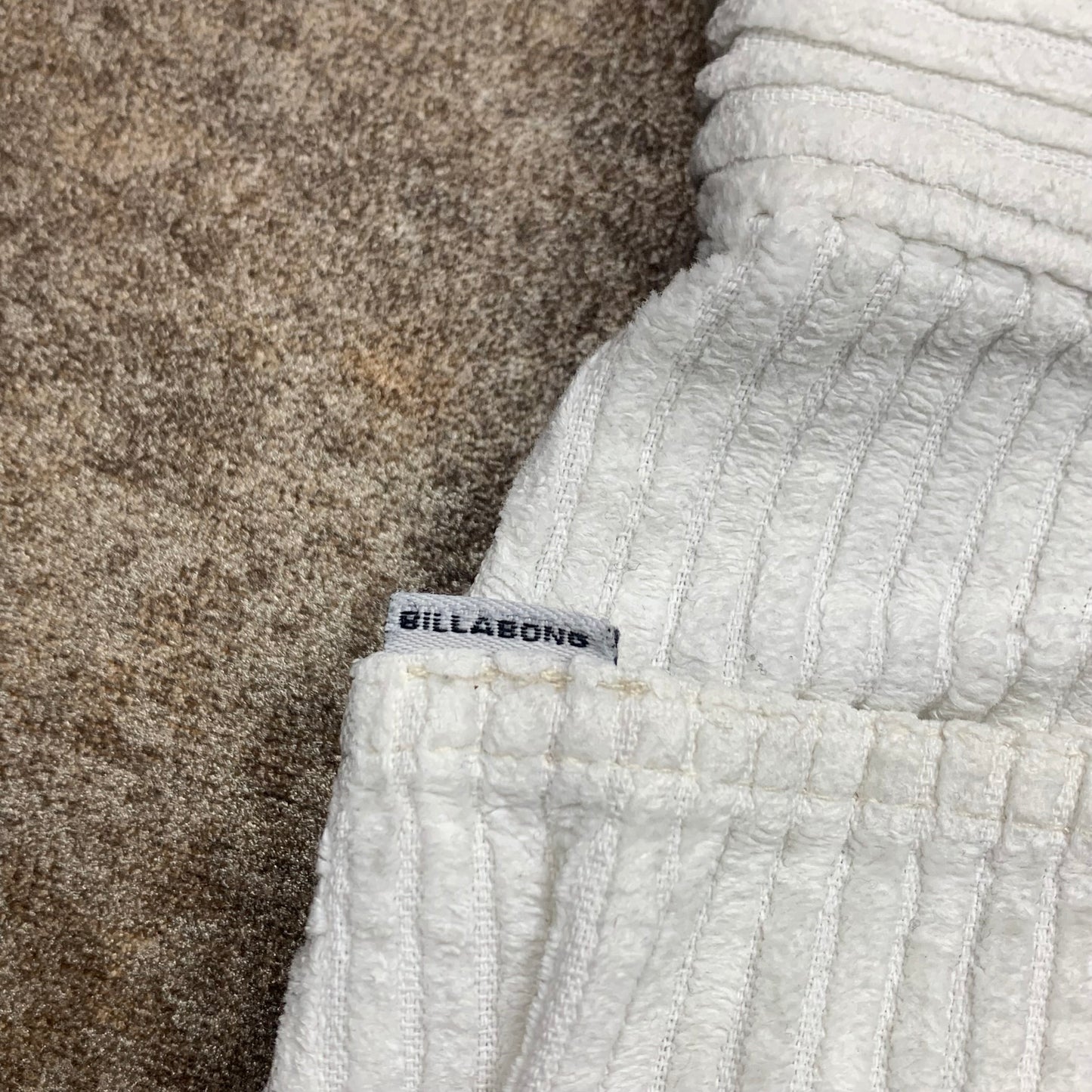 Billabong 00s white corduroy carpenter jorts