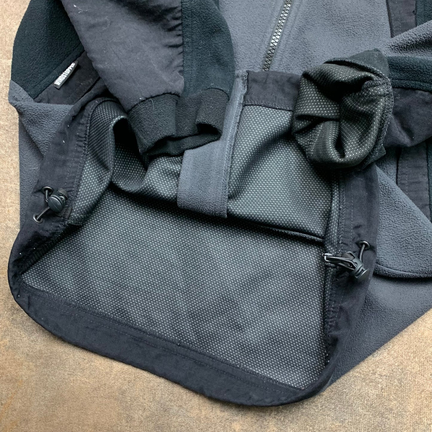 Mountain Hardwear 00s black grey jacket