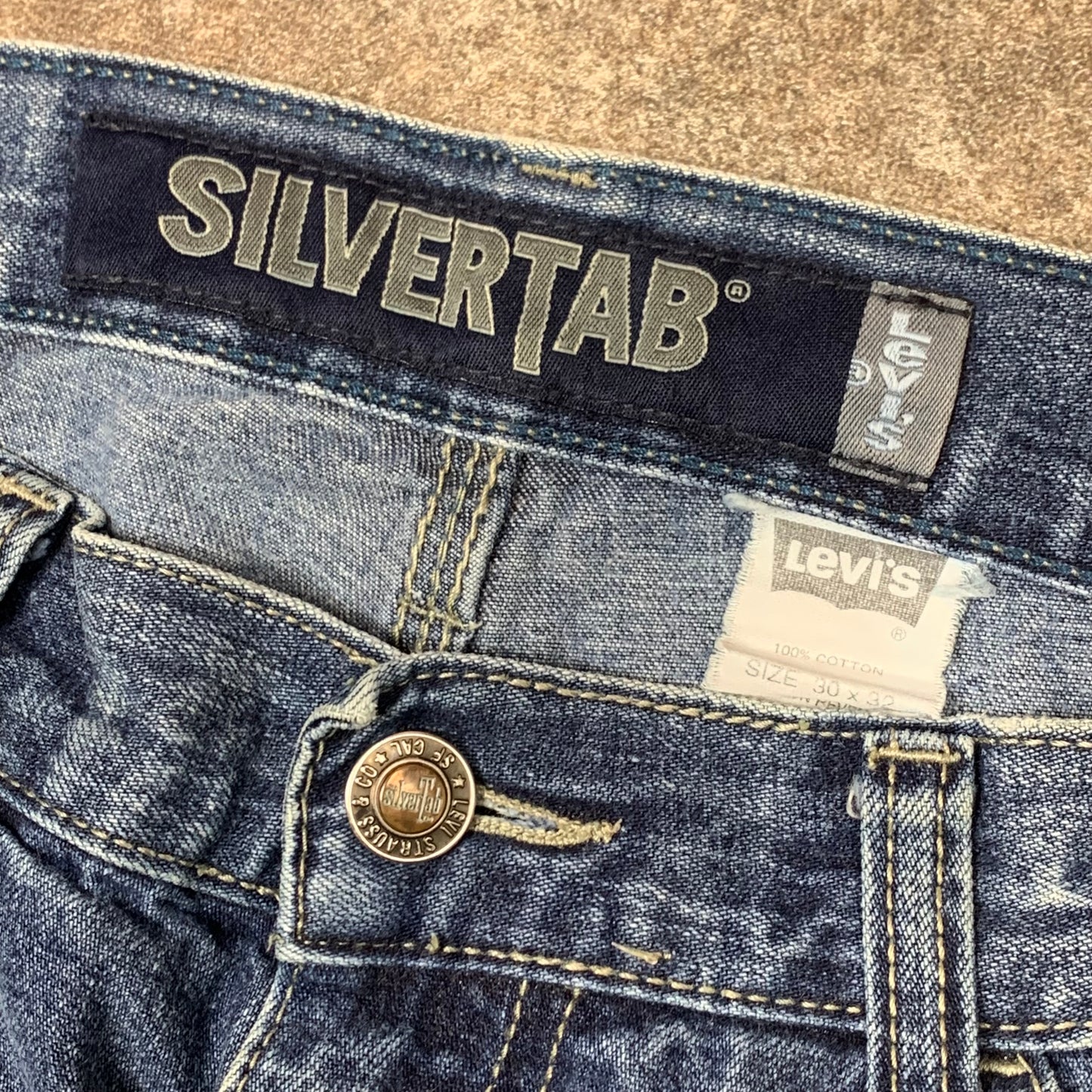 Levi's Silvertab 00s carpenter baggy jeans