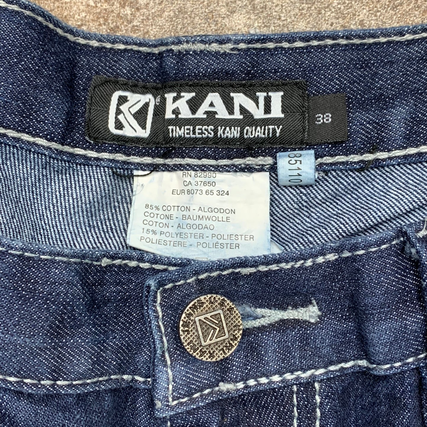 Karl Kani 00s baggy graphic jorts