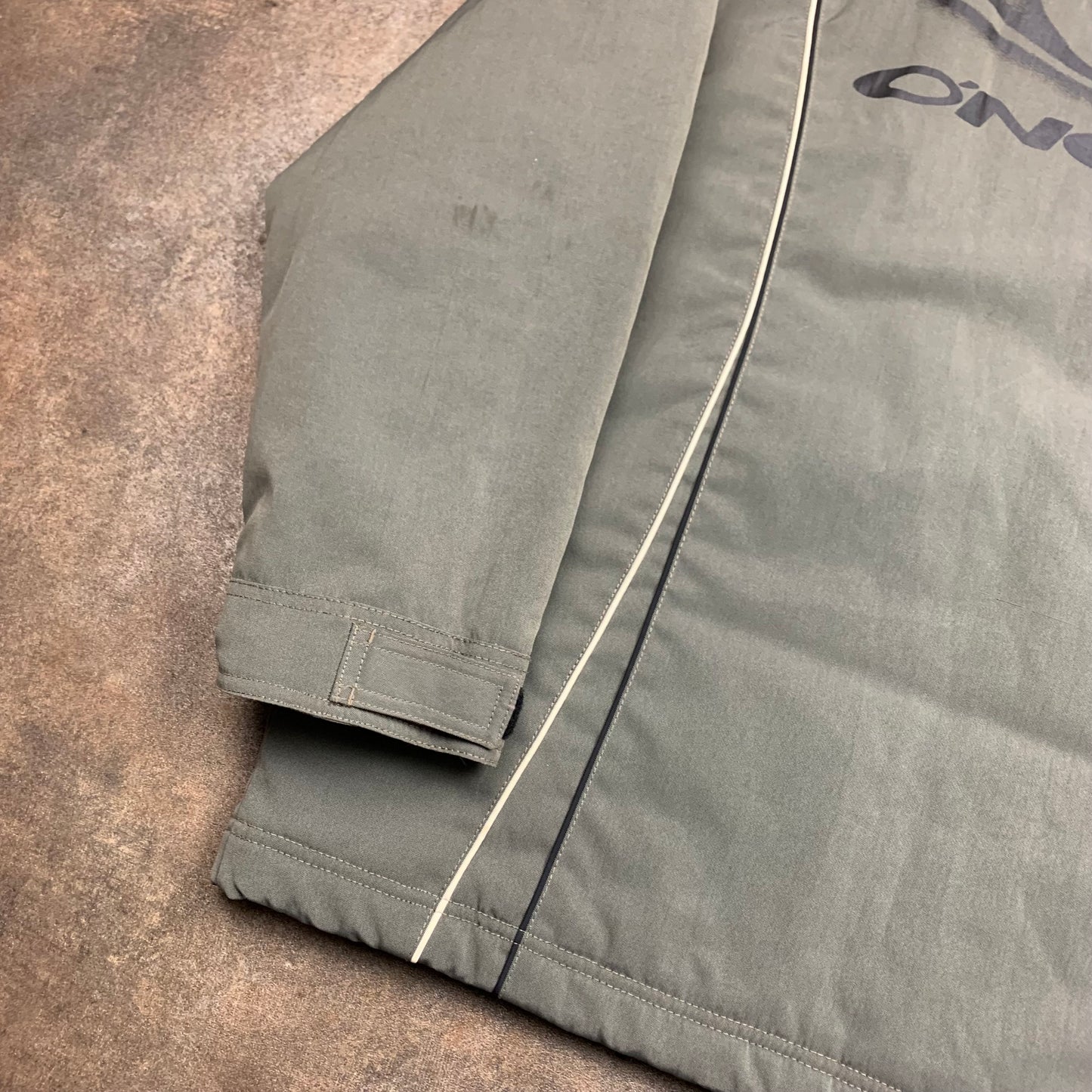 O'Neill 00s grey graphic lined jacket