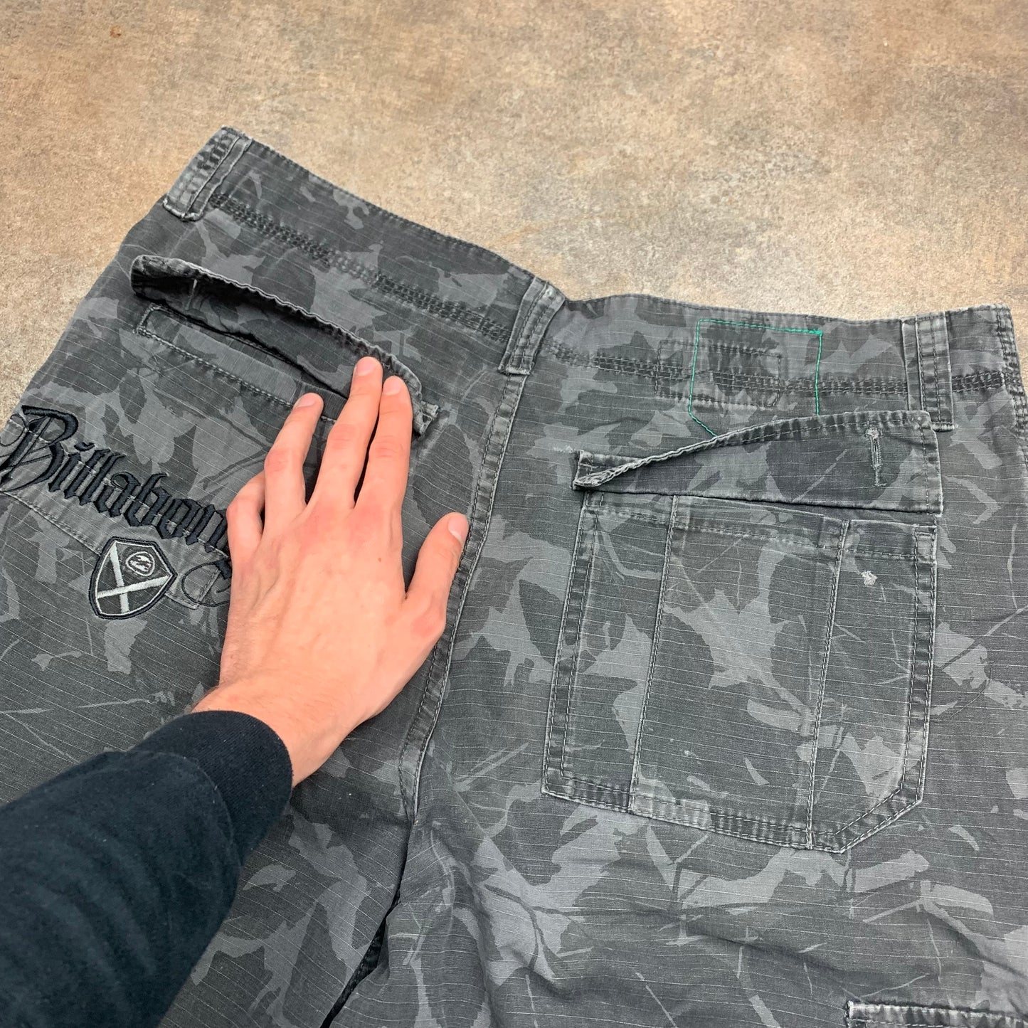 Billabong 00s grey baggy cargo shorts