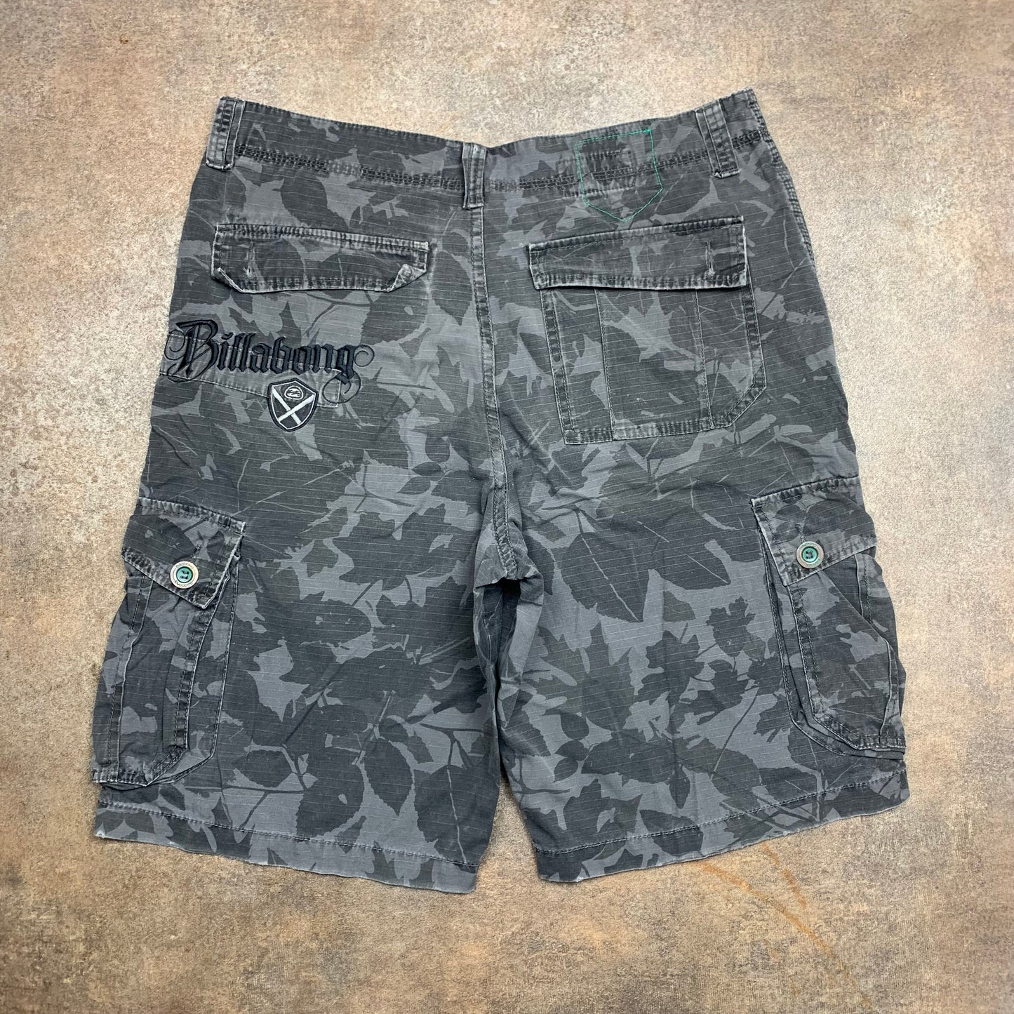 Billabong 00s grey baggy cargo shorts