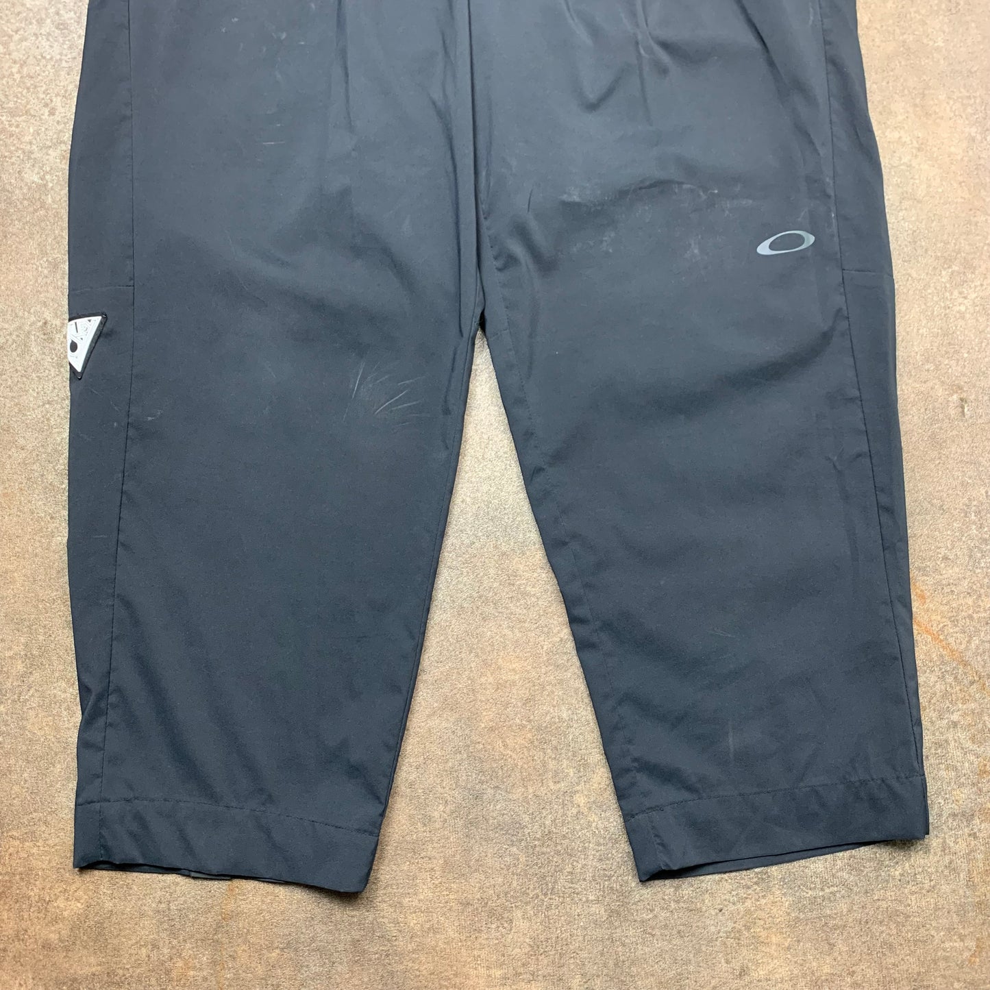 Oakley black baggy short trousers