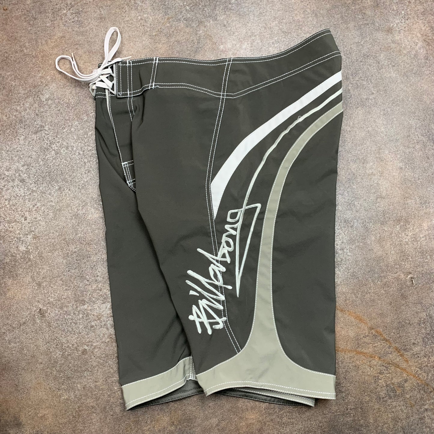 Billabong 00s brown graphic boardshorts