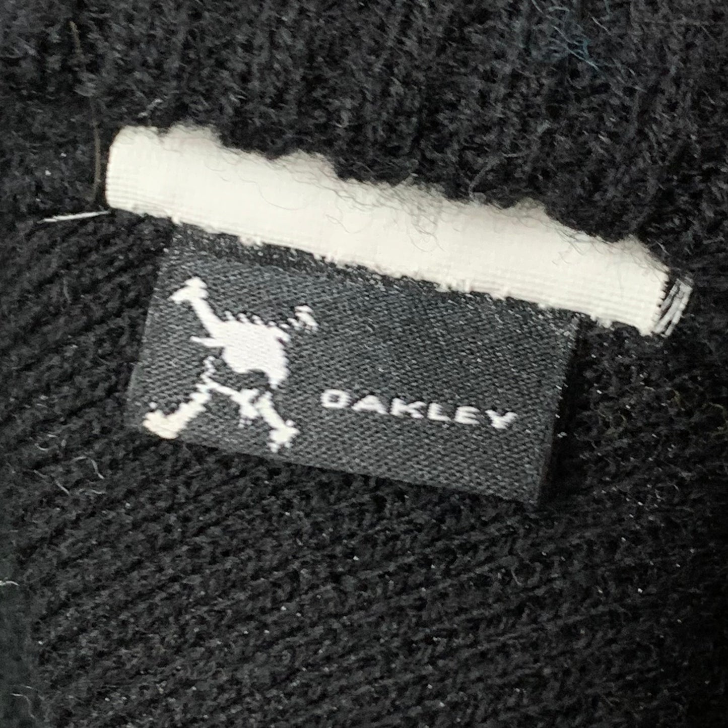 Oakley 00s black graphic beanie cap