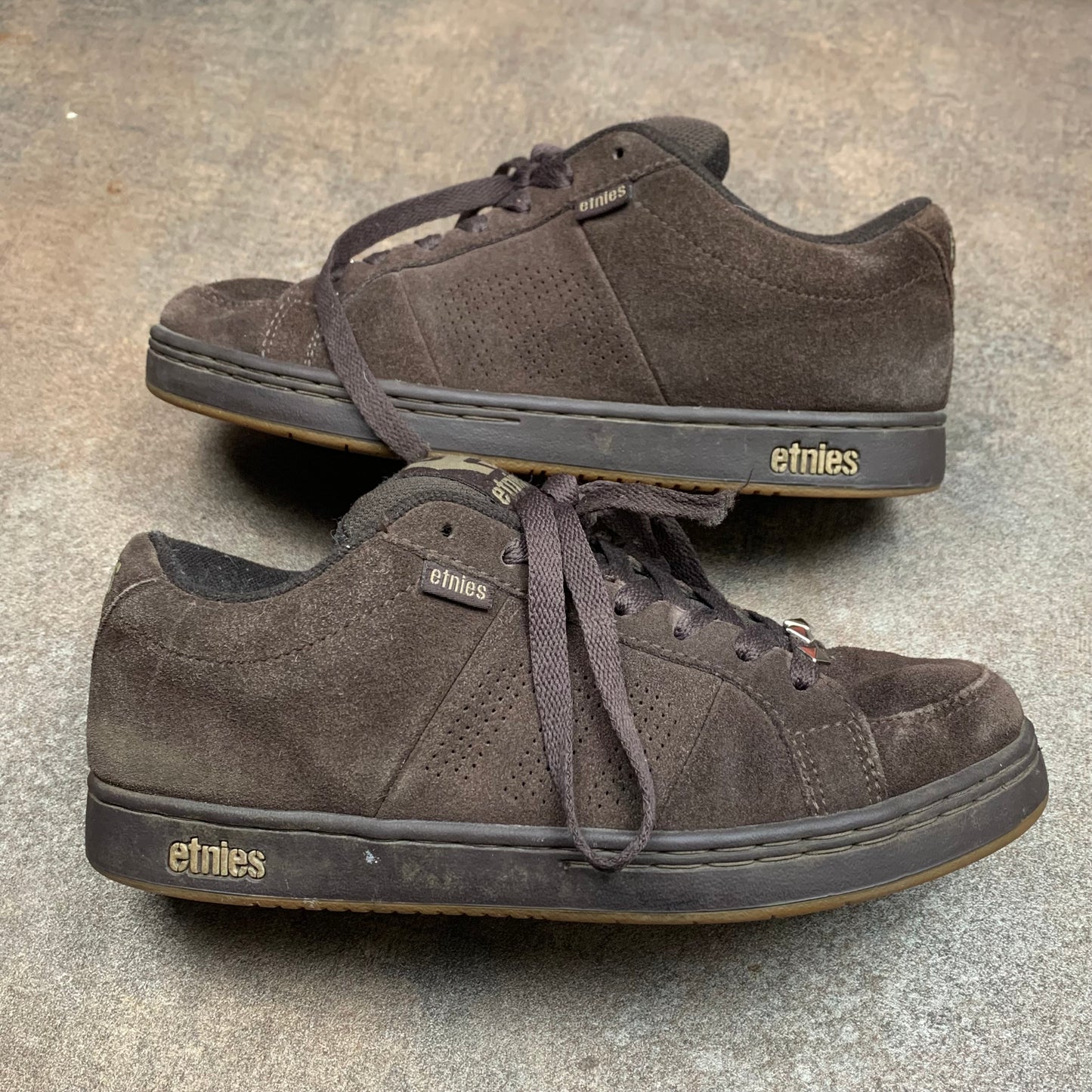 Etnies 00s brown kingpin trainers