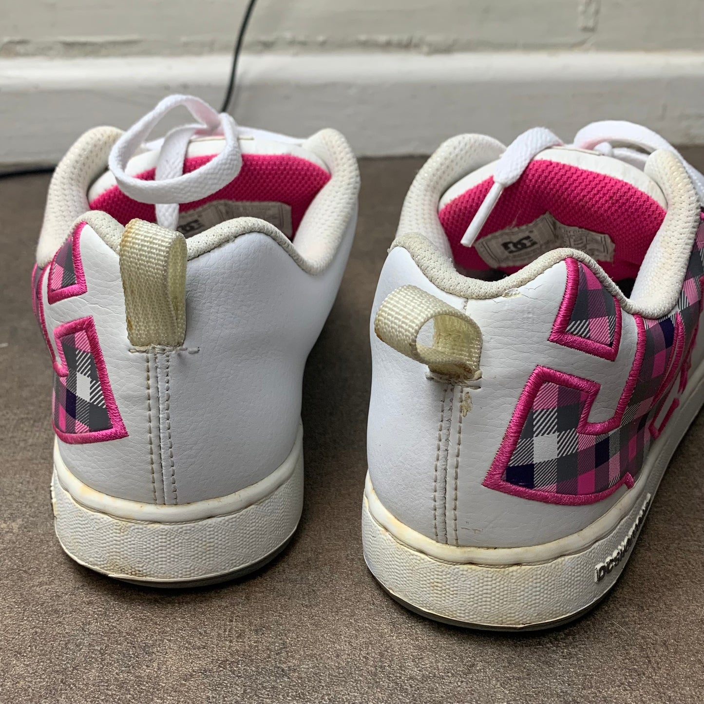 DC Shoes Court Graffik 00s white pink chunky trainers