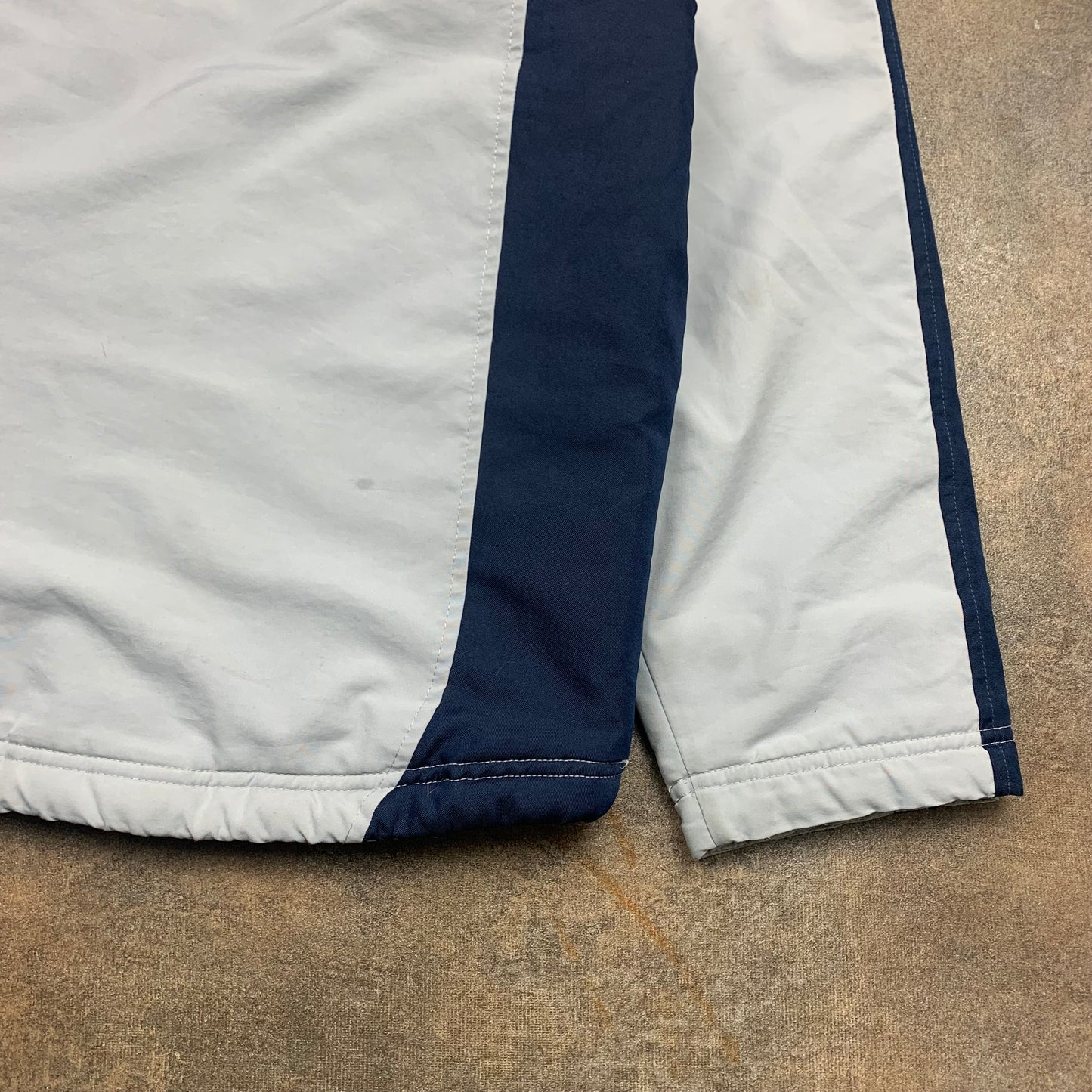 Nike 00s white navy graphic jacket