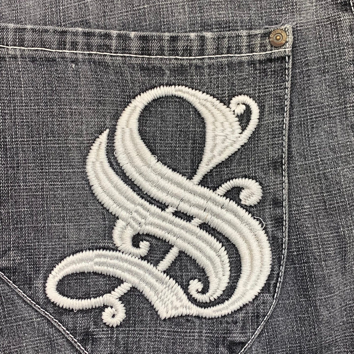 Southpole 00s grey baggy graphic jorts