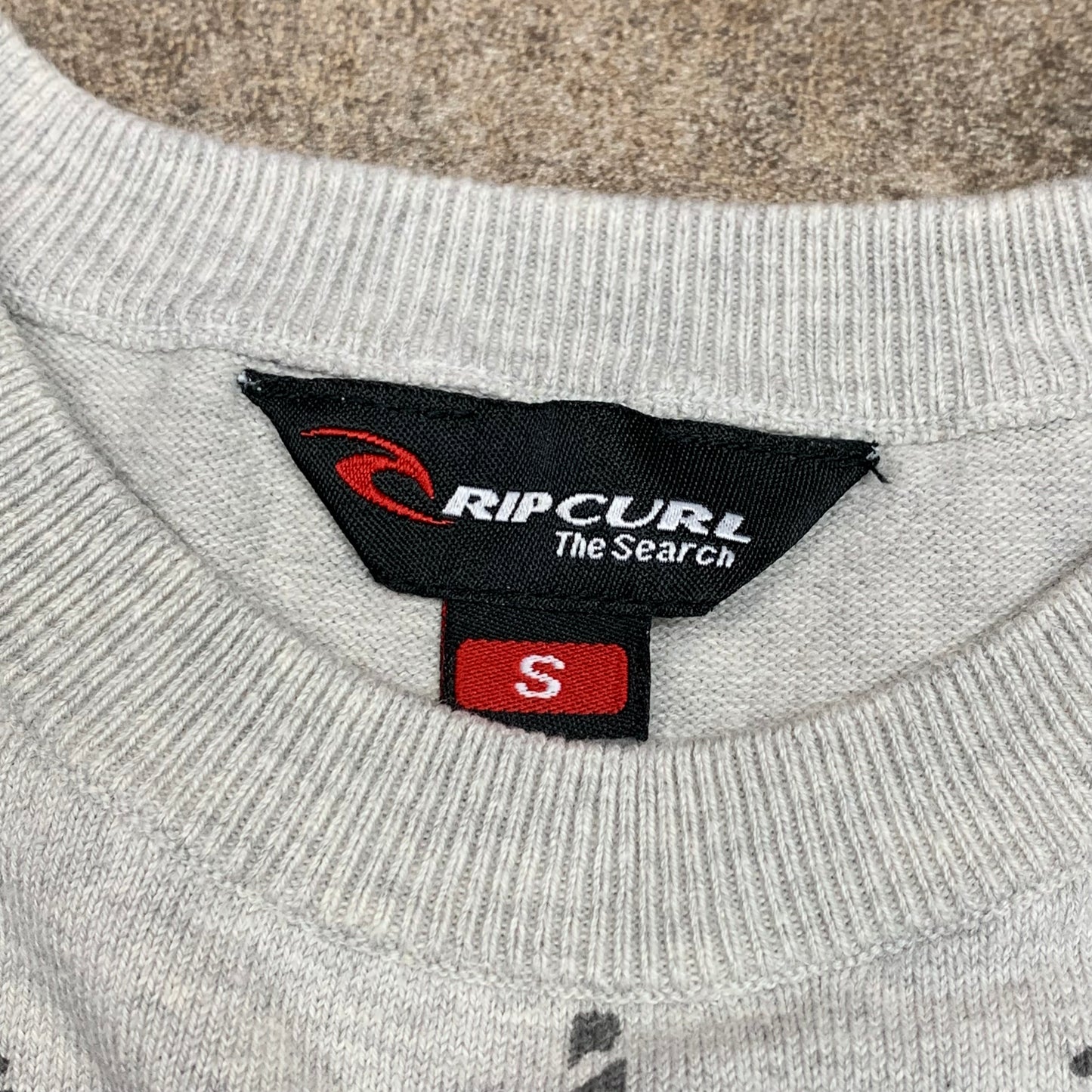 Rip Curl 00s graphic light grey knit jumper
