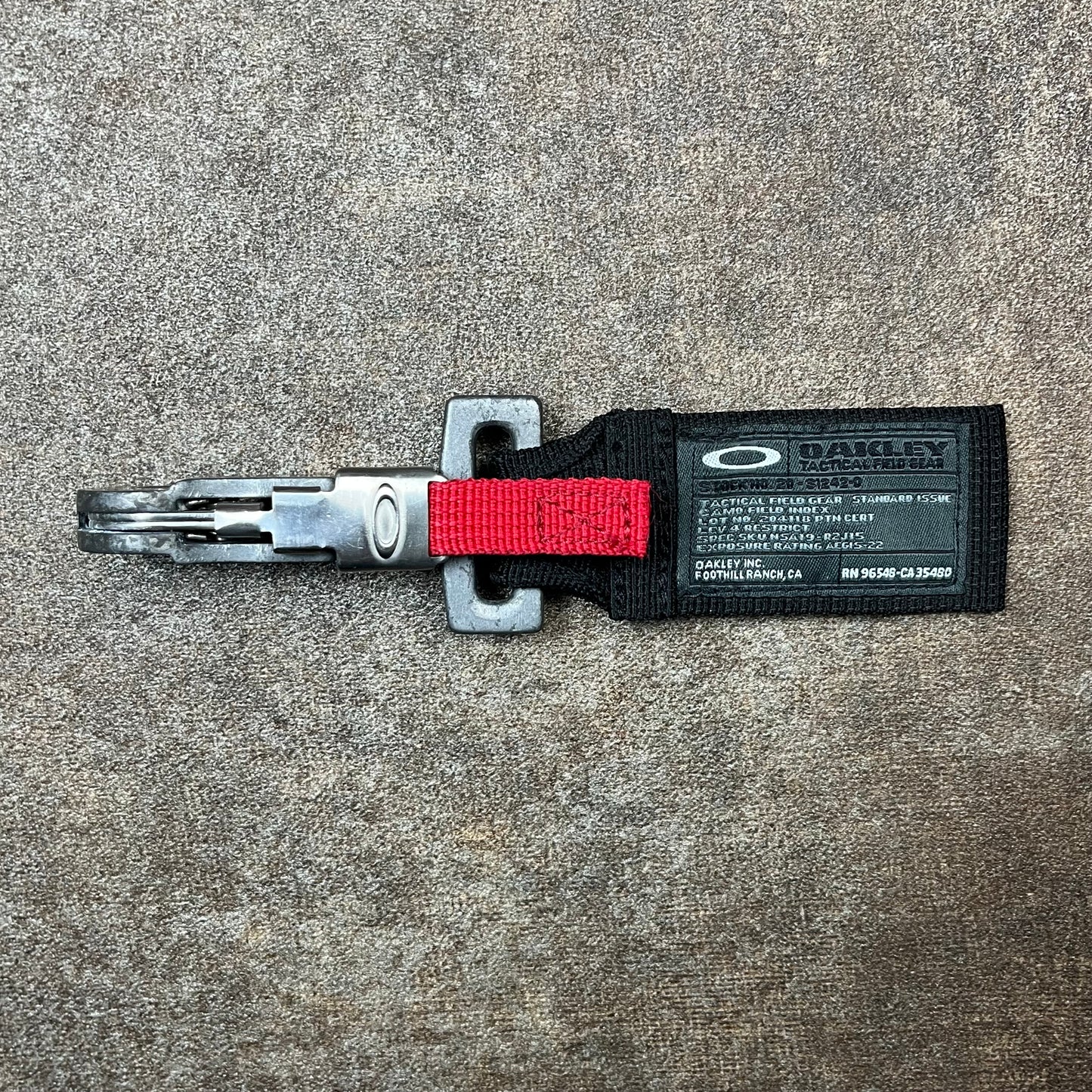 Oakley 00s Standard Issue clip