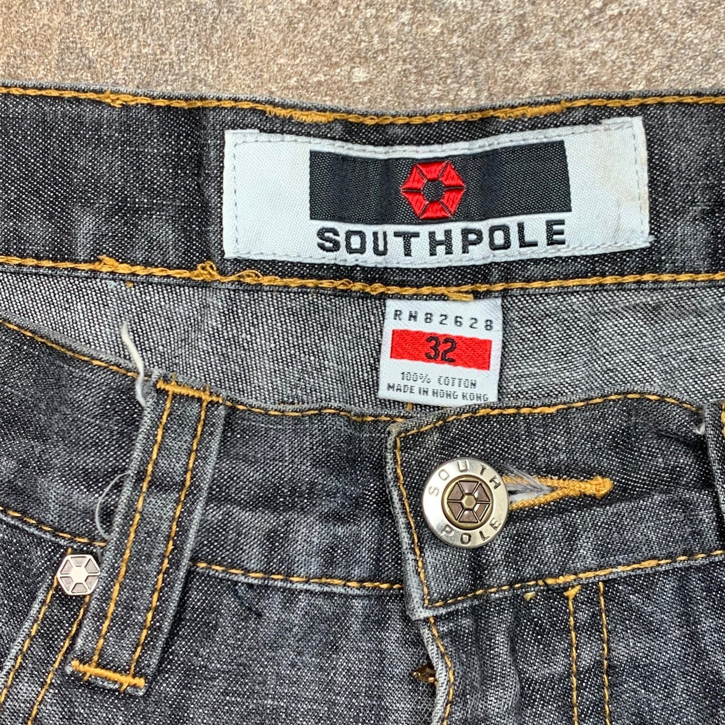 Southpole 90s black baggy graphic carpenter jorts