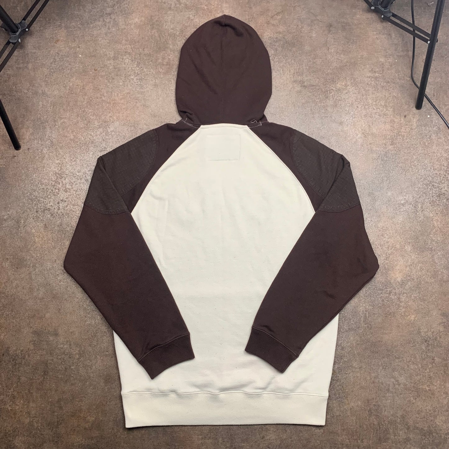 Ecko Unltd. 00s cream brown graphic hoodie