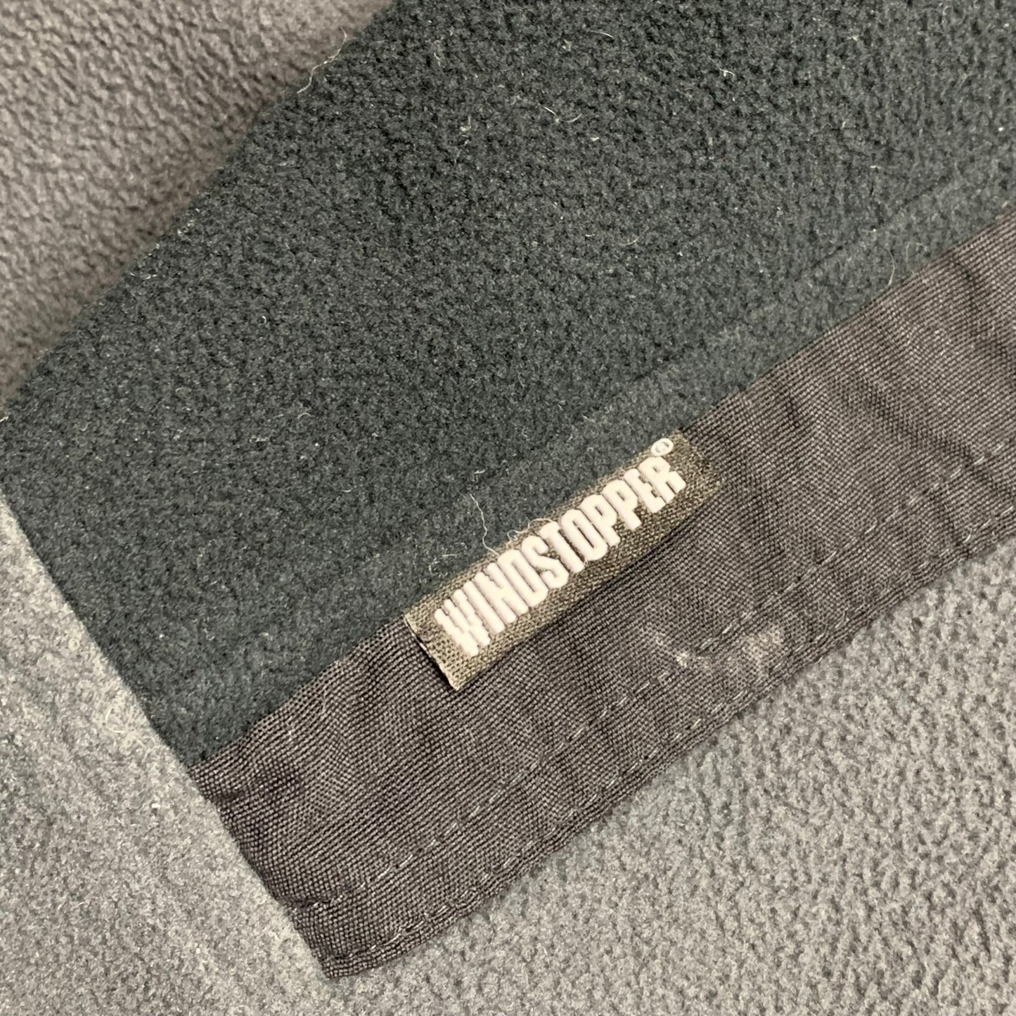 Mountain Hardwear 00s black grey jacket