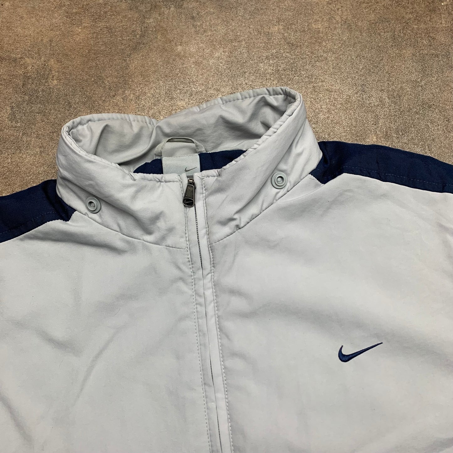 Nike 00s white navy graphic jacket