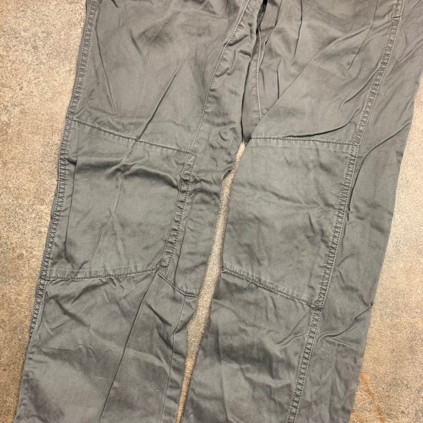 Closed 00s grey panelled combat trousers