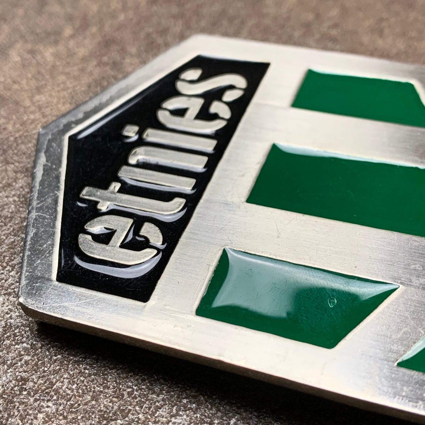Etnies 00s logo belt buckle