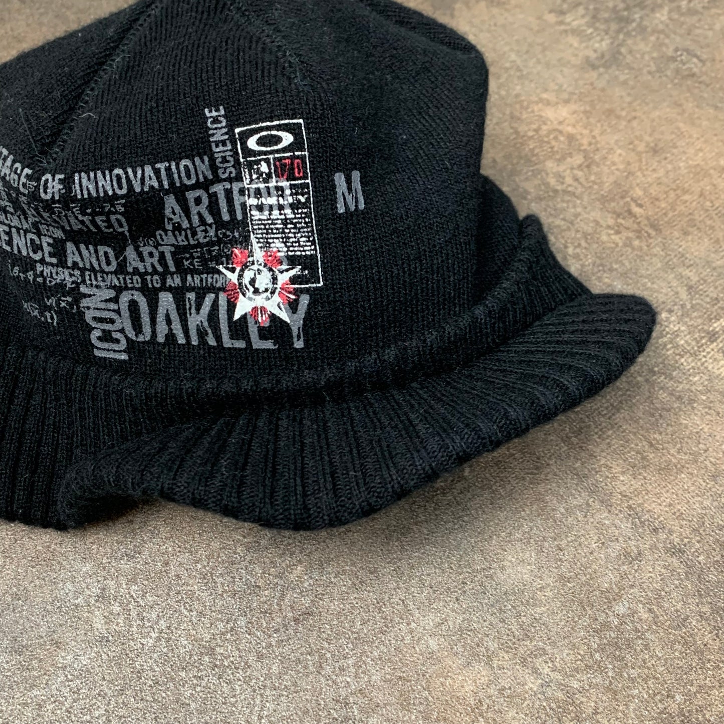 Oakley 00s black graphic beanie cap