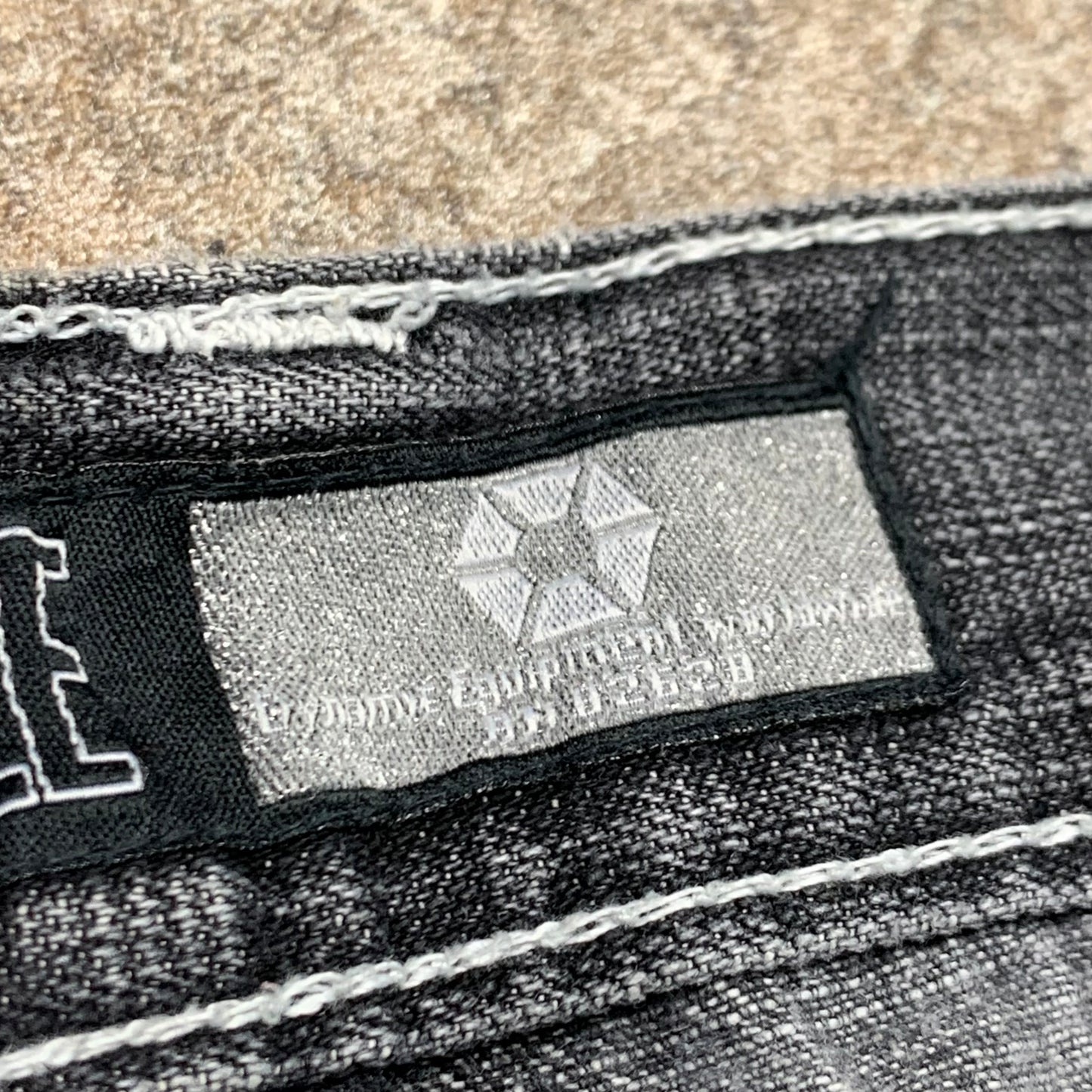 Southpole 00s grey baggy graphic jorts