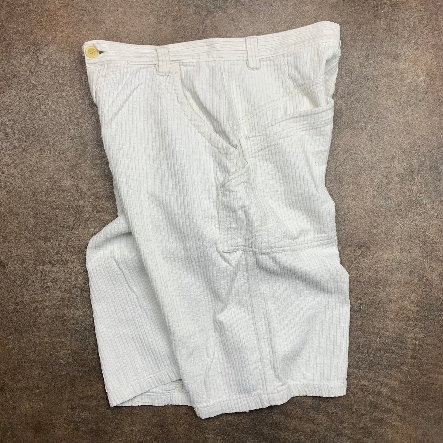 Billabong 00s white corduroy carpenter jorts