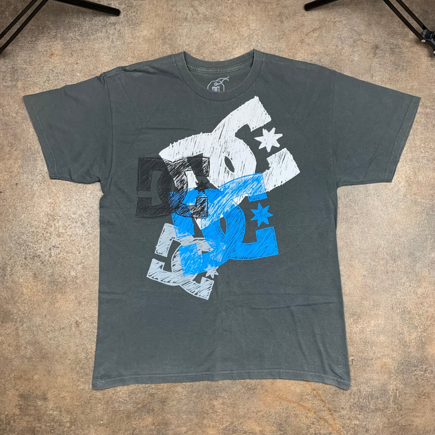 DC Shoes 00s grey graphic tee