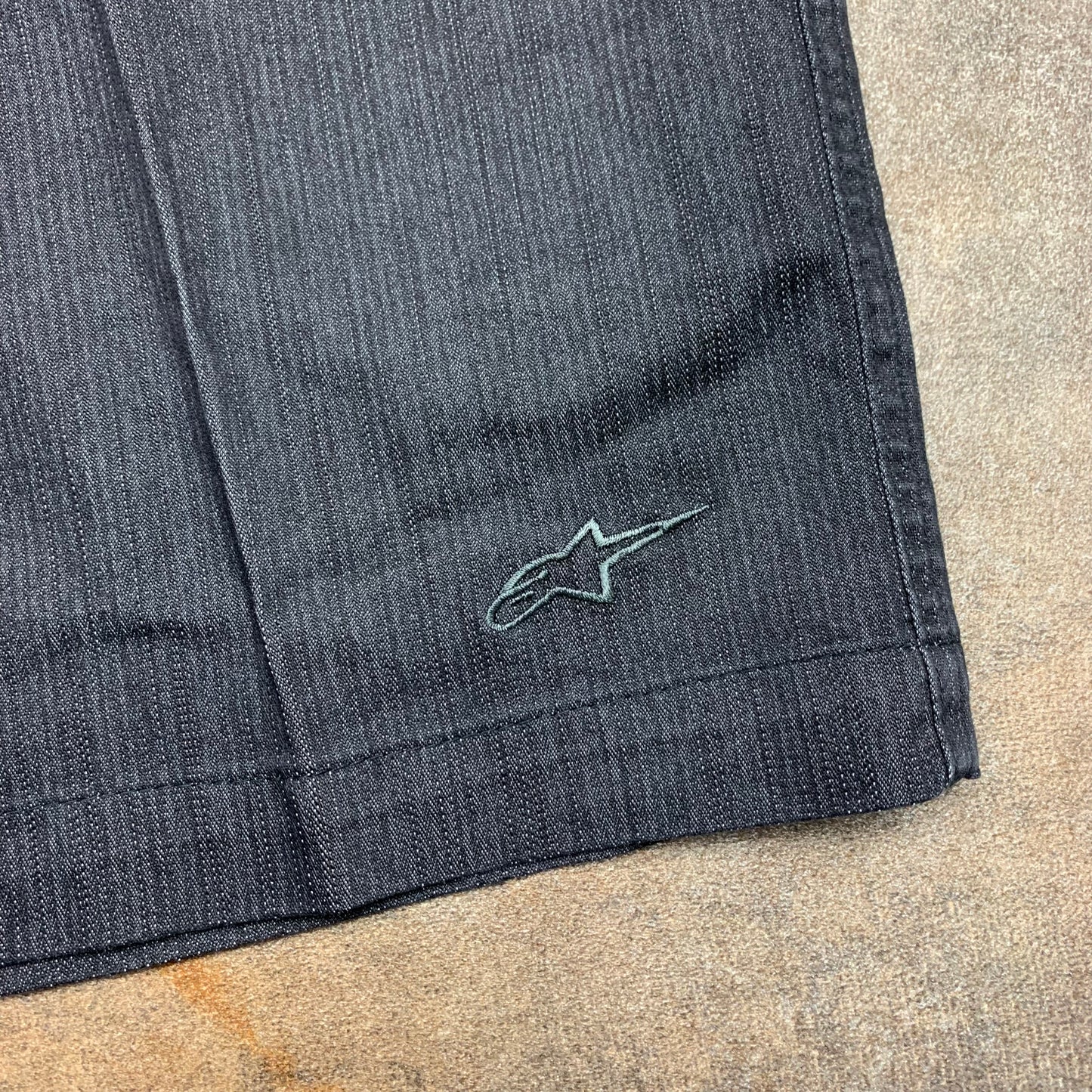 Alpinestars 00s baggy graphic grey jorts
