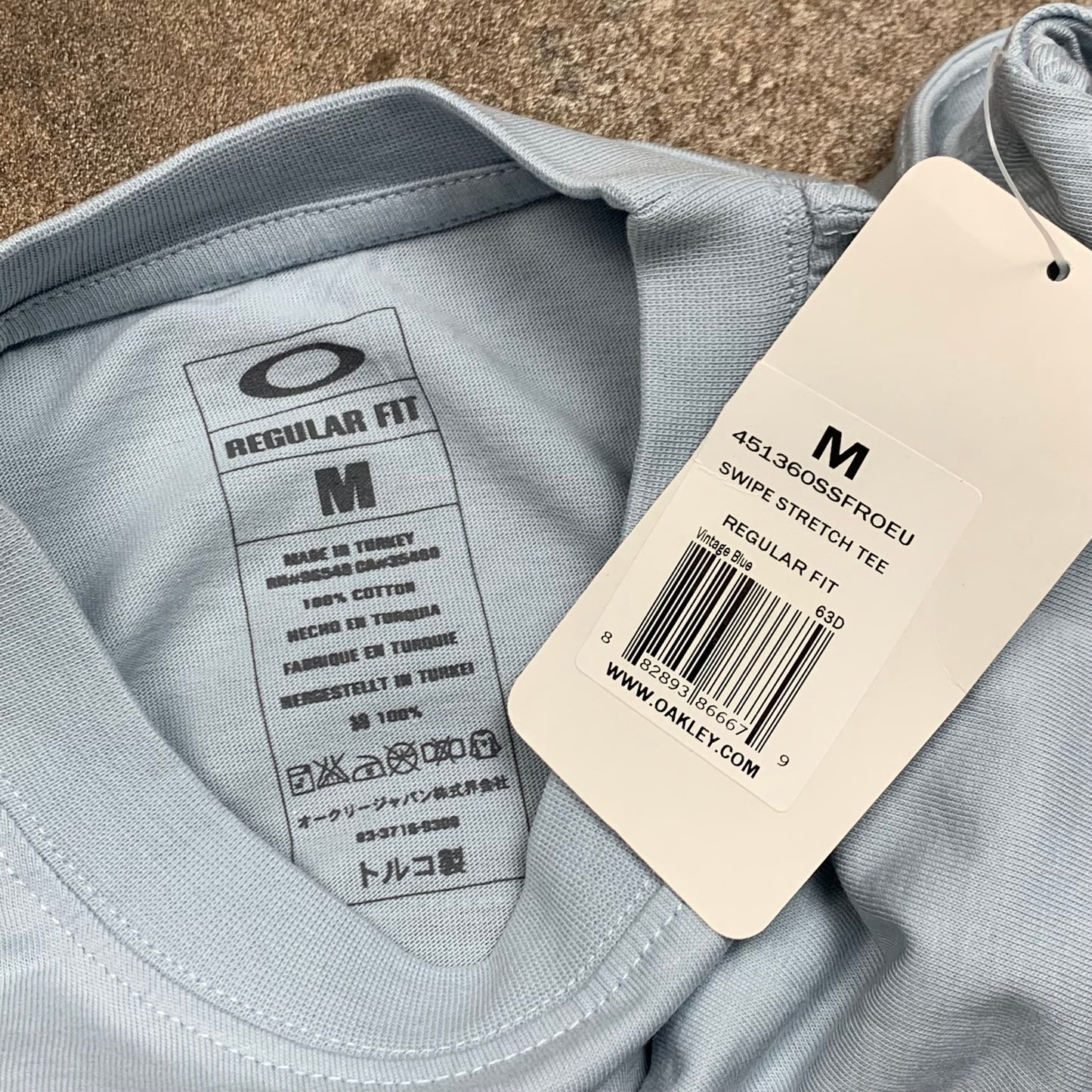 Oakley 00s light blue graphic tee