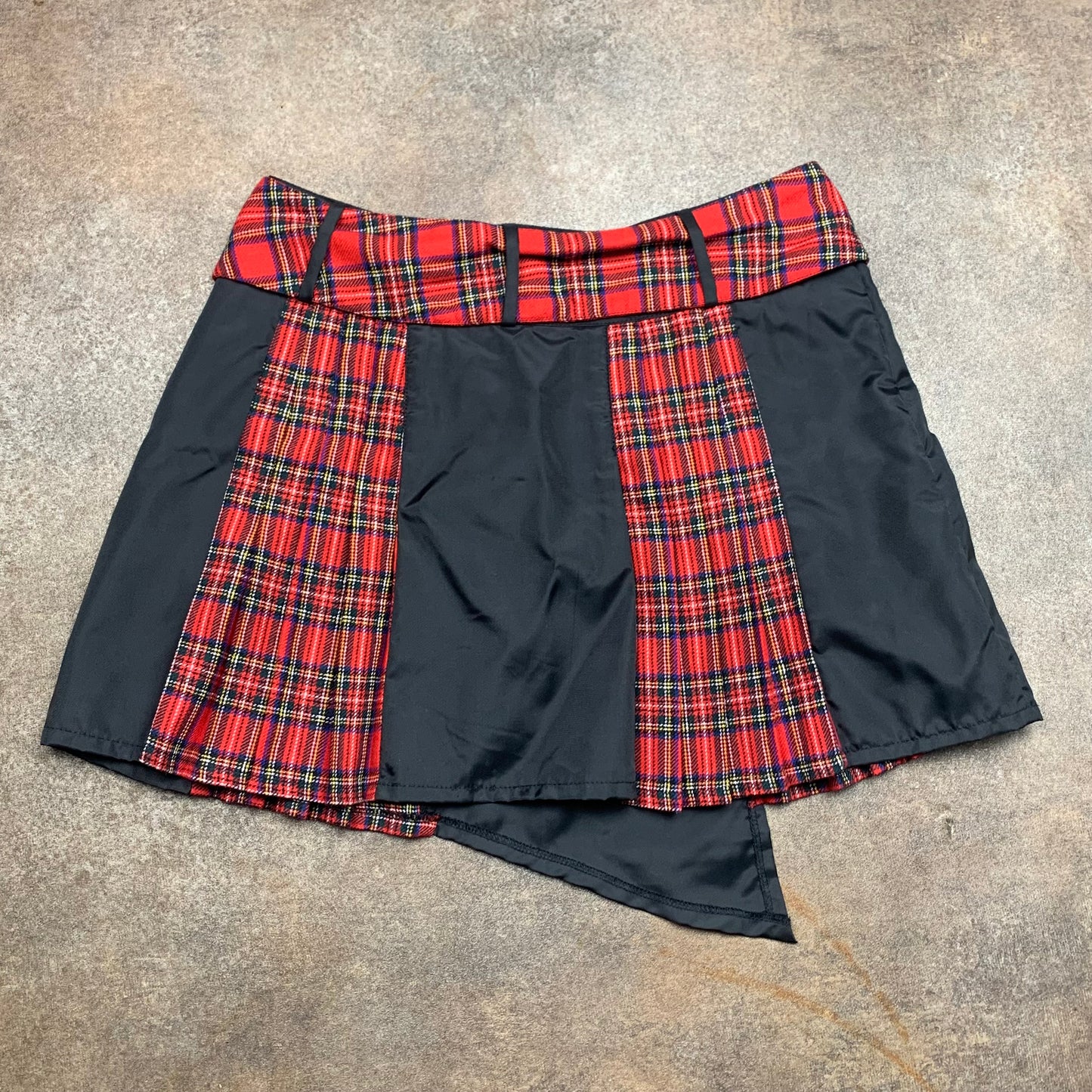 Cyberdog 00s plaid black red miniskirt