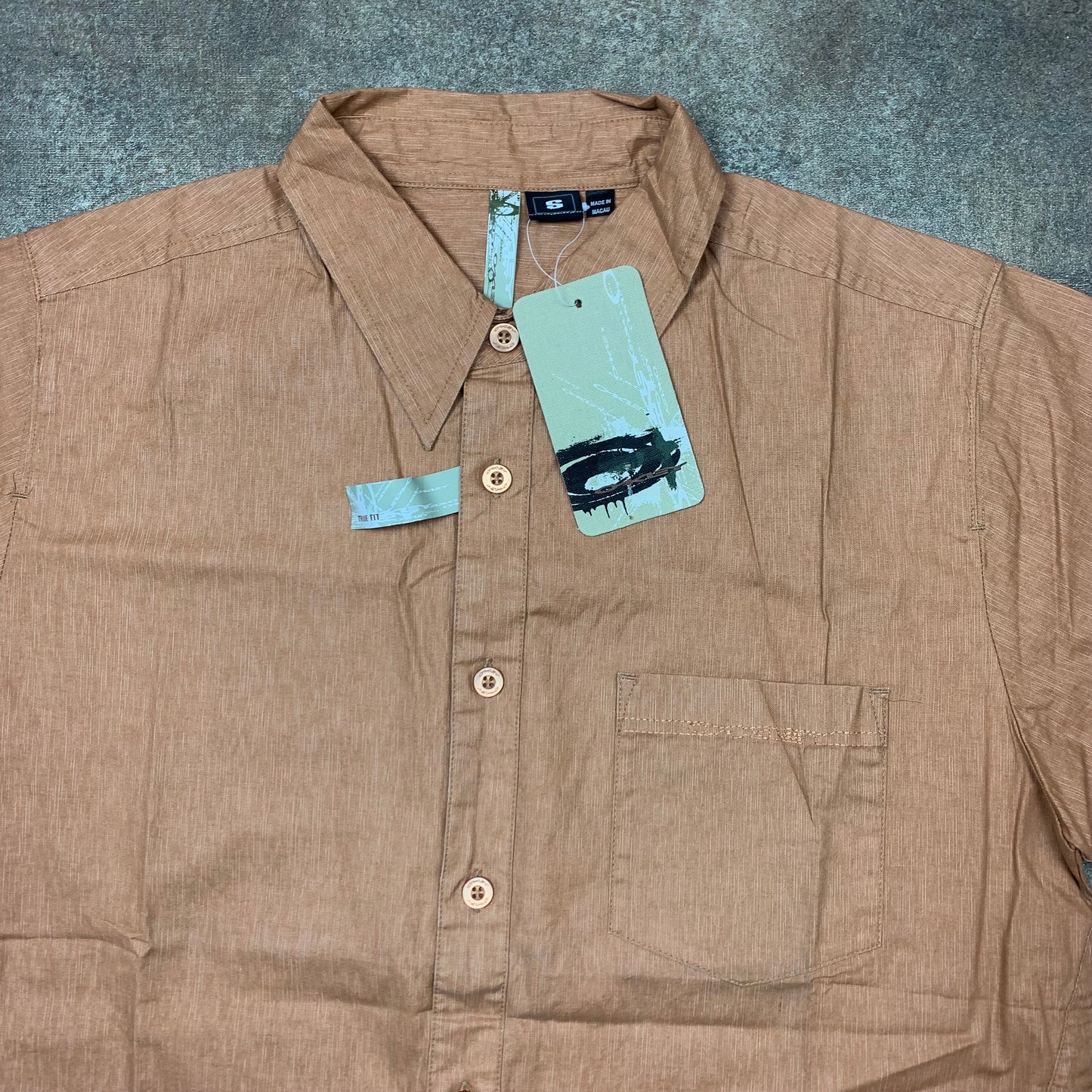 Oakley 00s salmon button shirt